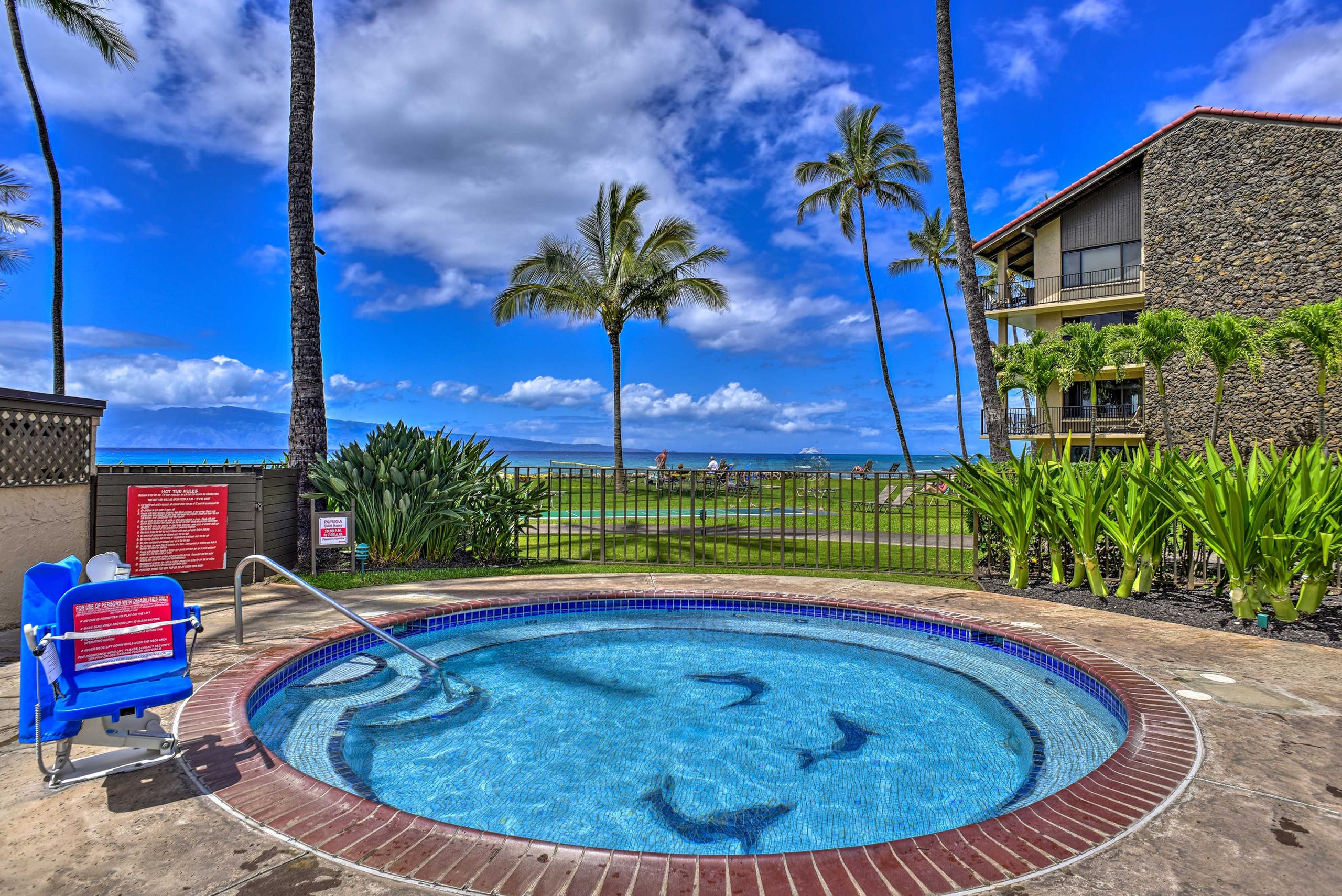 Condo in Lahaina · ★4.92 · 2 bedrooms · 4 beds · 2 baths - Image 24