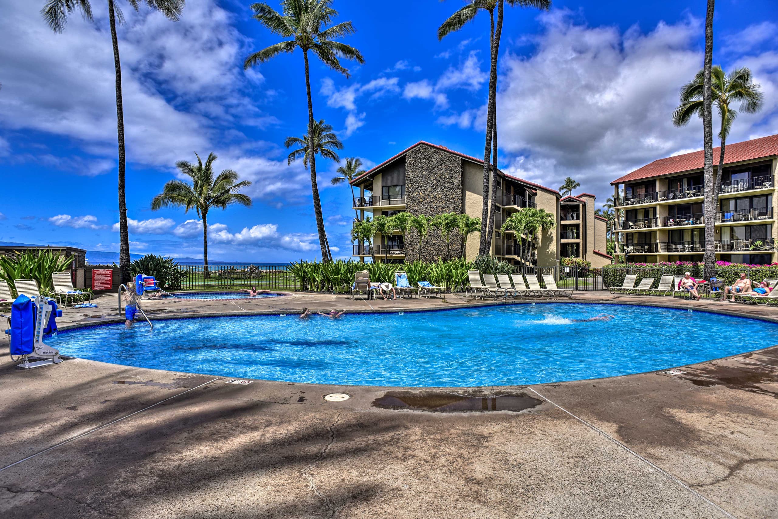 Condo in Lahaina · ★4.92 · 2 bedrooms · 4 beds · 2 baths - Image 23