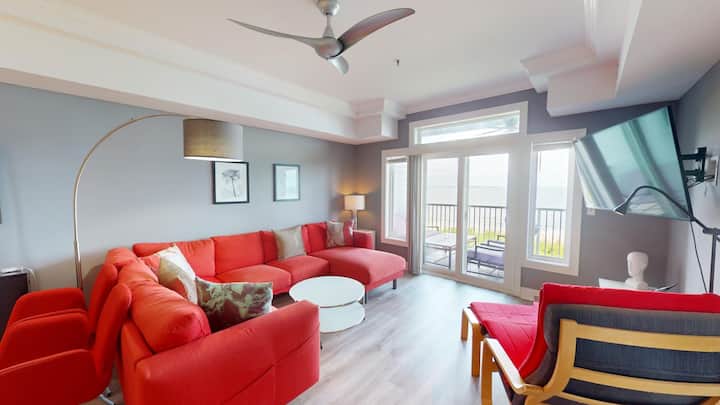 Bay View Villas 208 | Fantastic Sunset Views, Pool Access - Tybee Island, GA