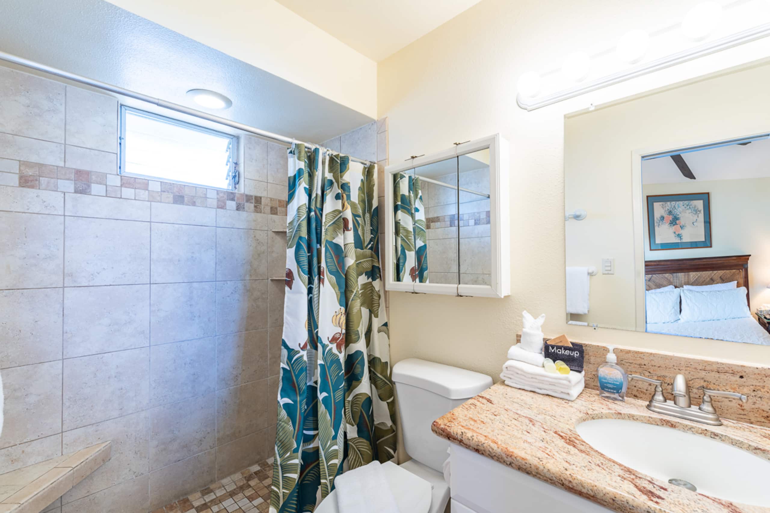Condo in Lahaina · ★4.94 · 1 bedroom · 1 bed · 1 bath - Image 23