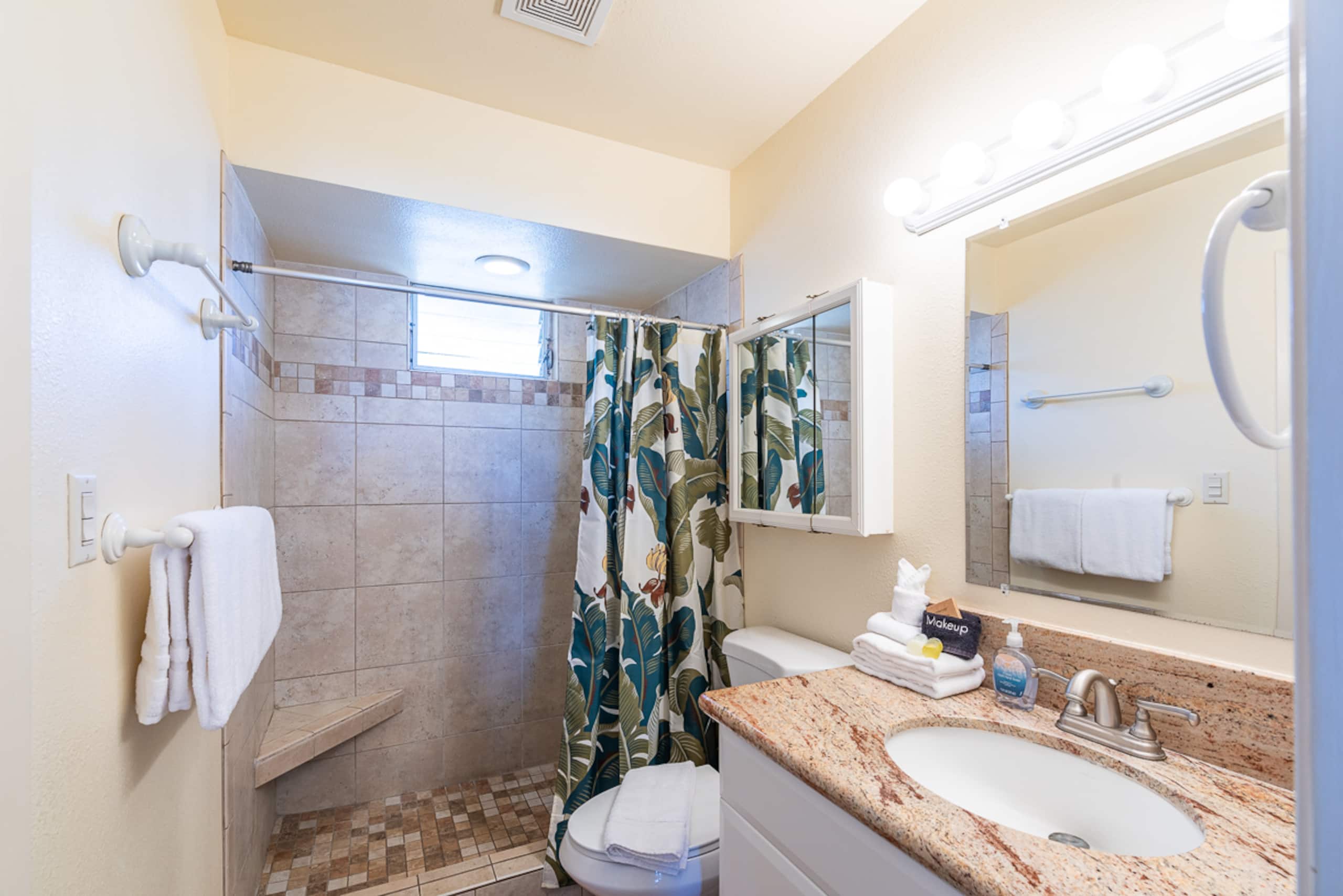 Condo in Lahaina · ★4.94 · 1 bedroom · 1 bed · 1 bath - Image 22