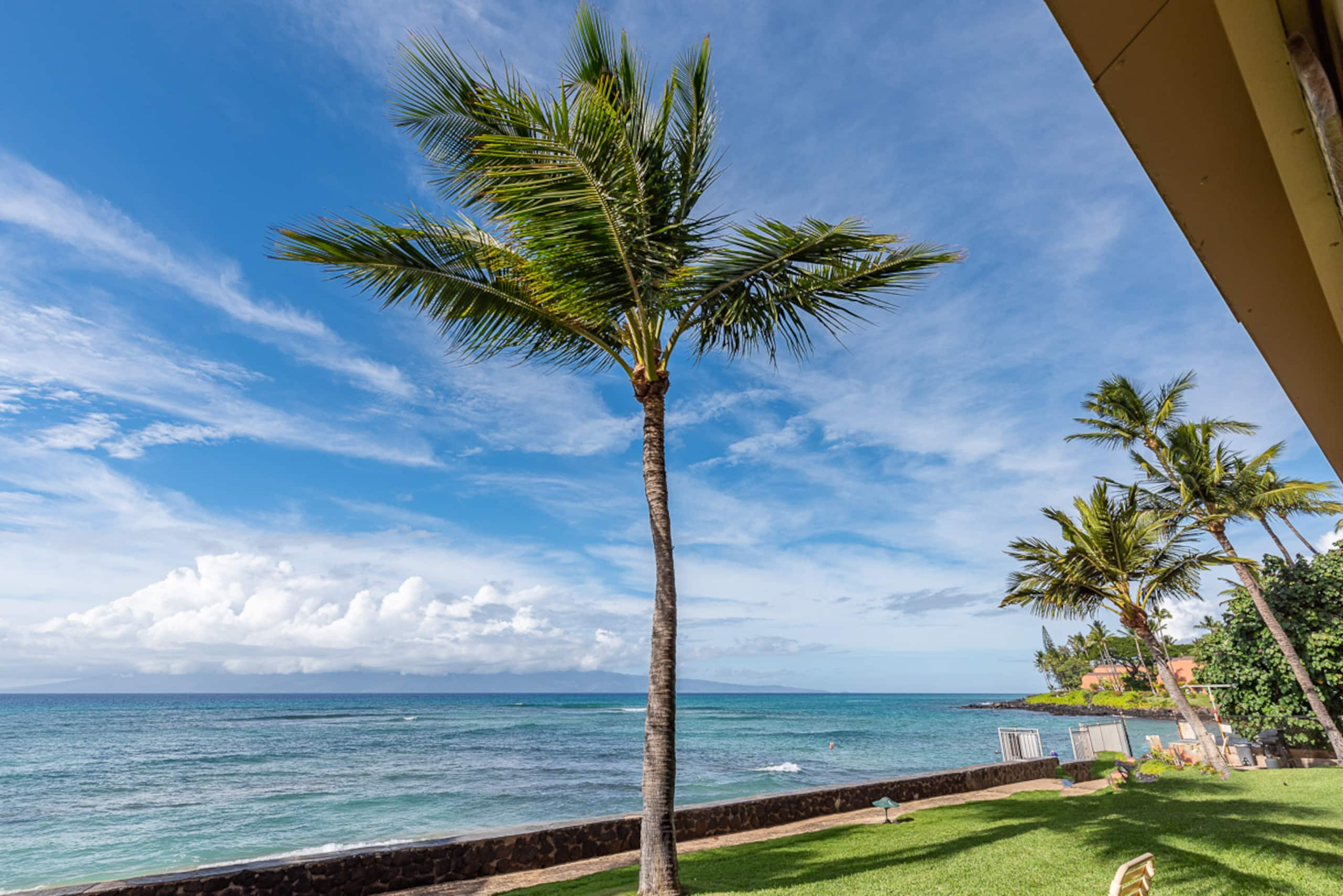 Condo in Lahaina · ★4.94 · 1 bedroom · 1 bed · 1 bath - Image 27