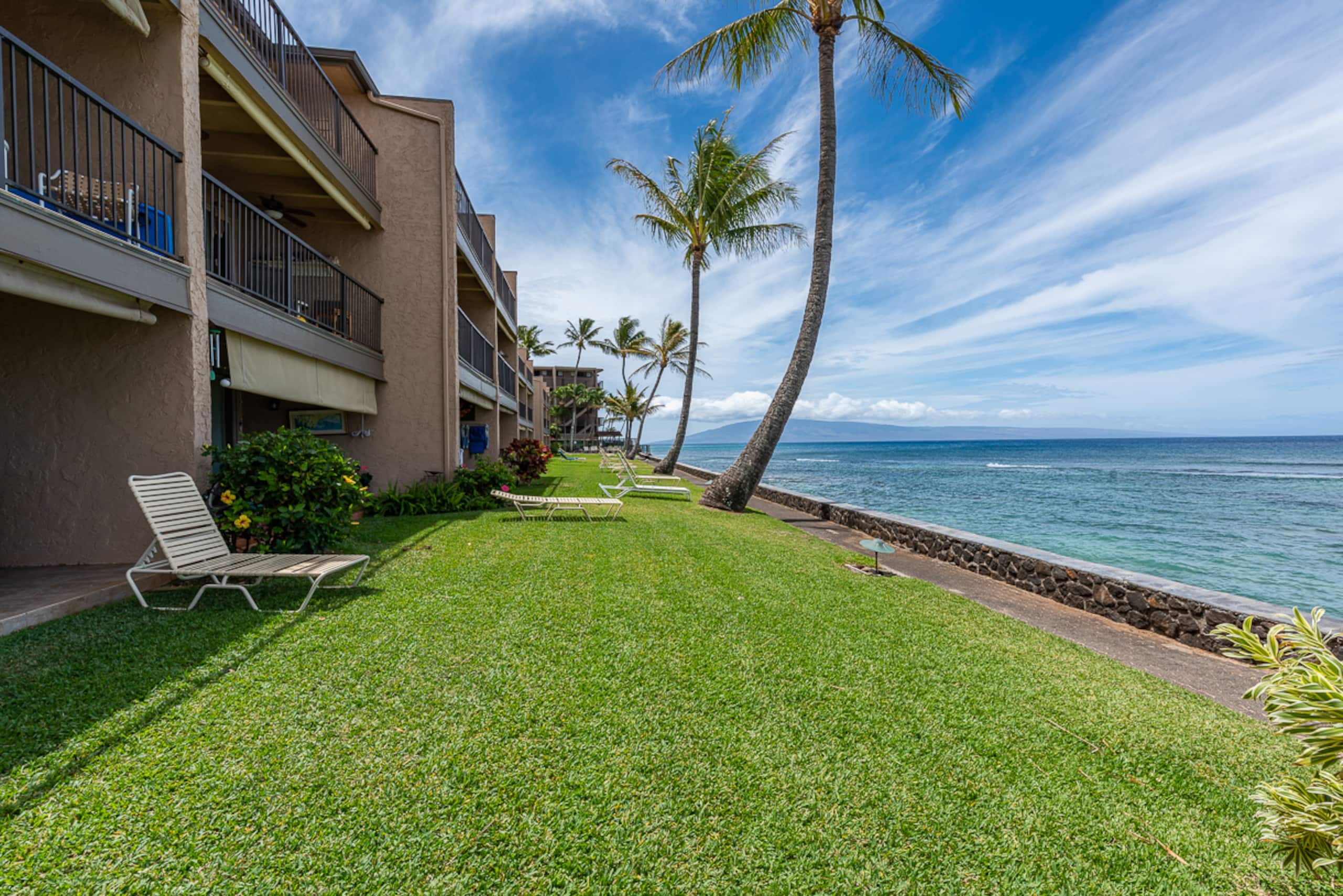 Condo in Lahaina · ★4.94 · 1 bedroom · 1 bed · 1 bath - Image 29