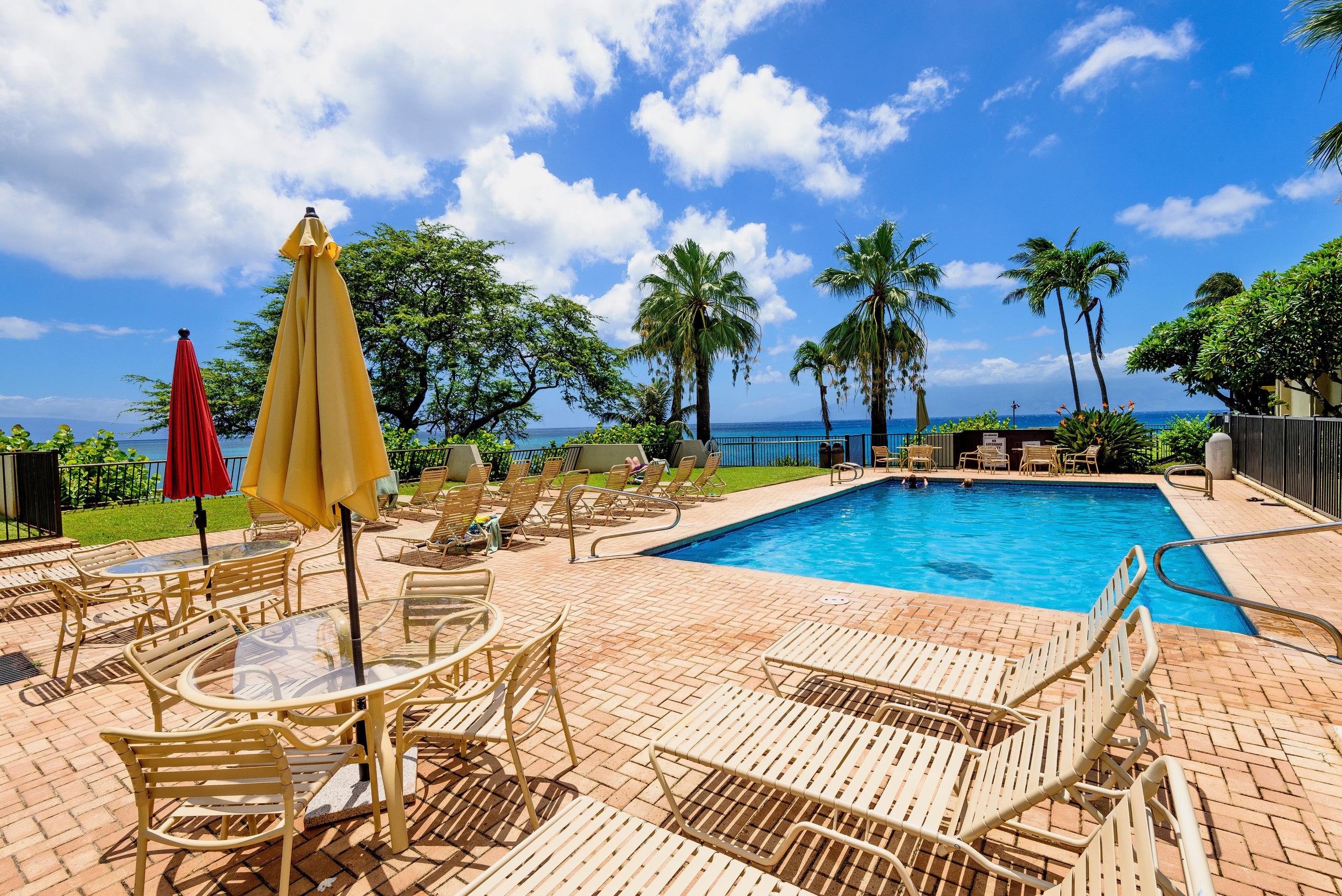 Condo in Lahaina · ★4.78 · 2 bedrooms · 4 beds · 2 baths - Image 27