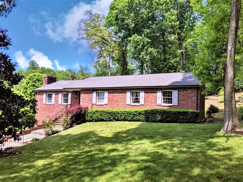 Hickory Hill House Updated Private Ranch
