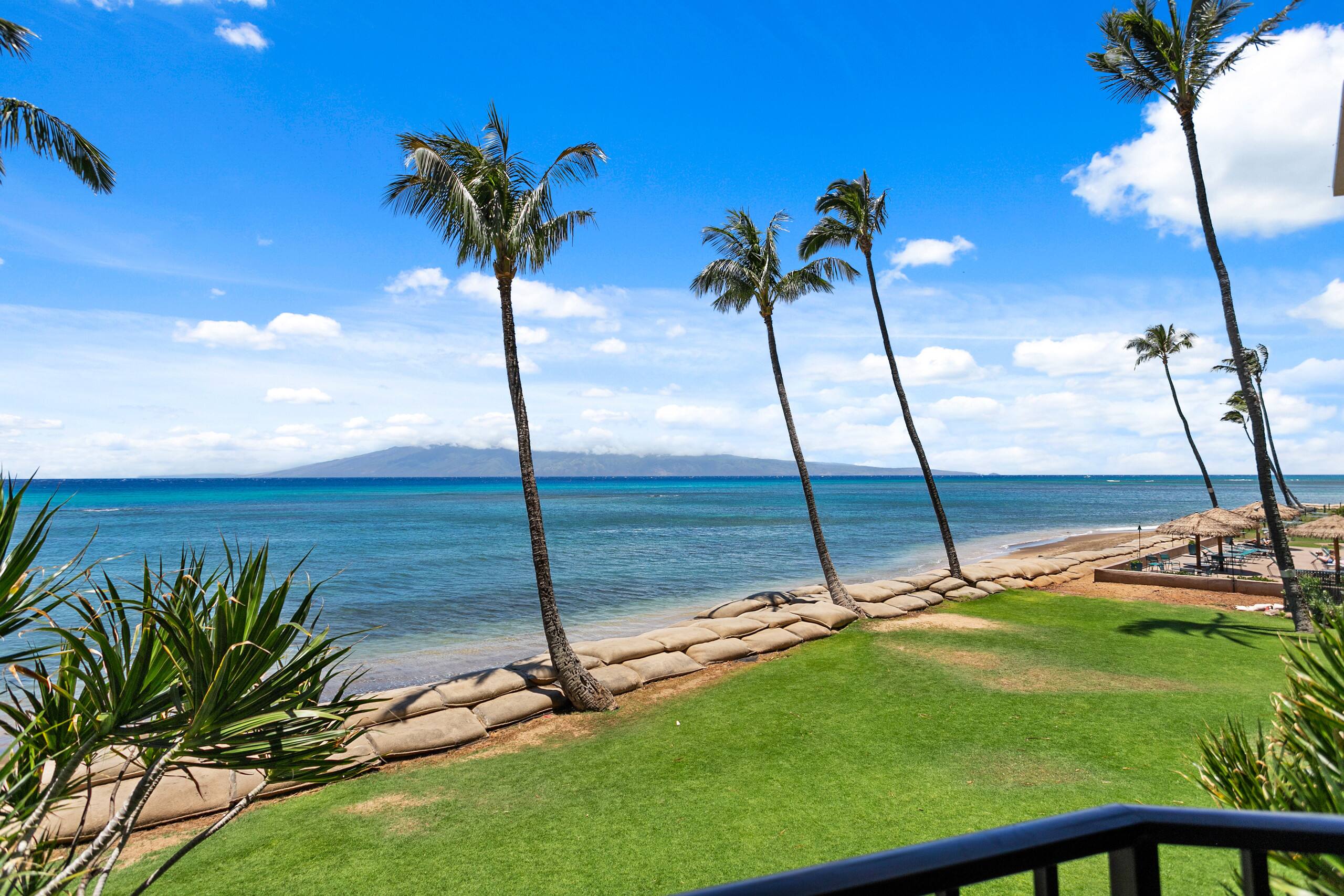Condo in Lahaina · ★4.73 · 2 bedrooms · 2 beds · 2 baths - Image 32