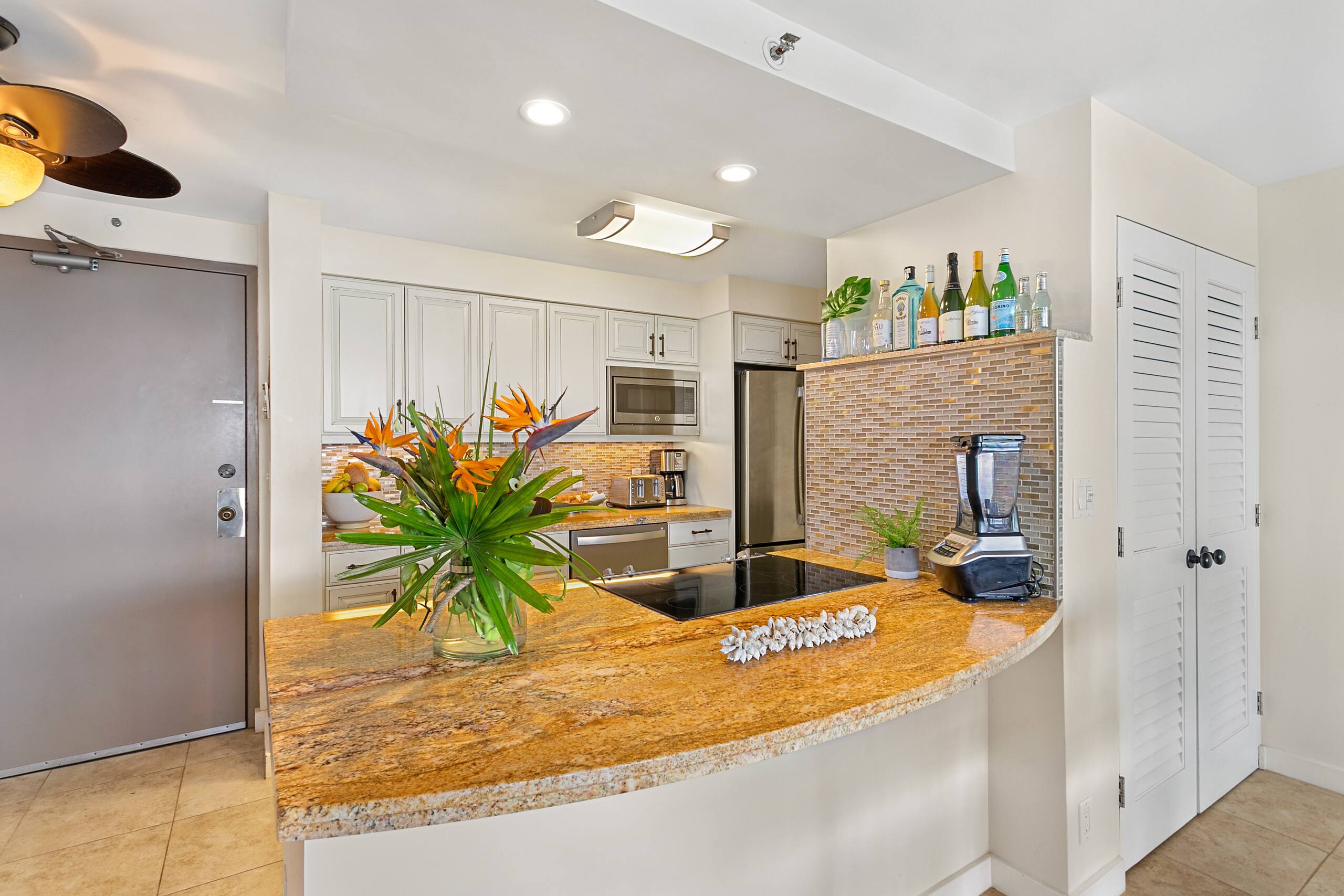Condo in Lahaina · ★4.73 · 2 bedrooms · 2 beds · 2 baths - Image 4