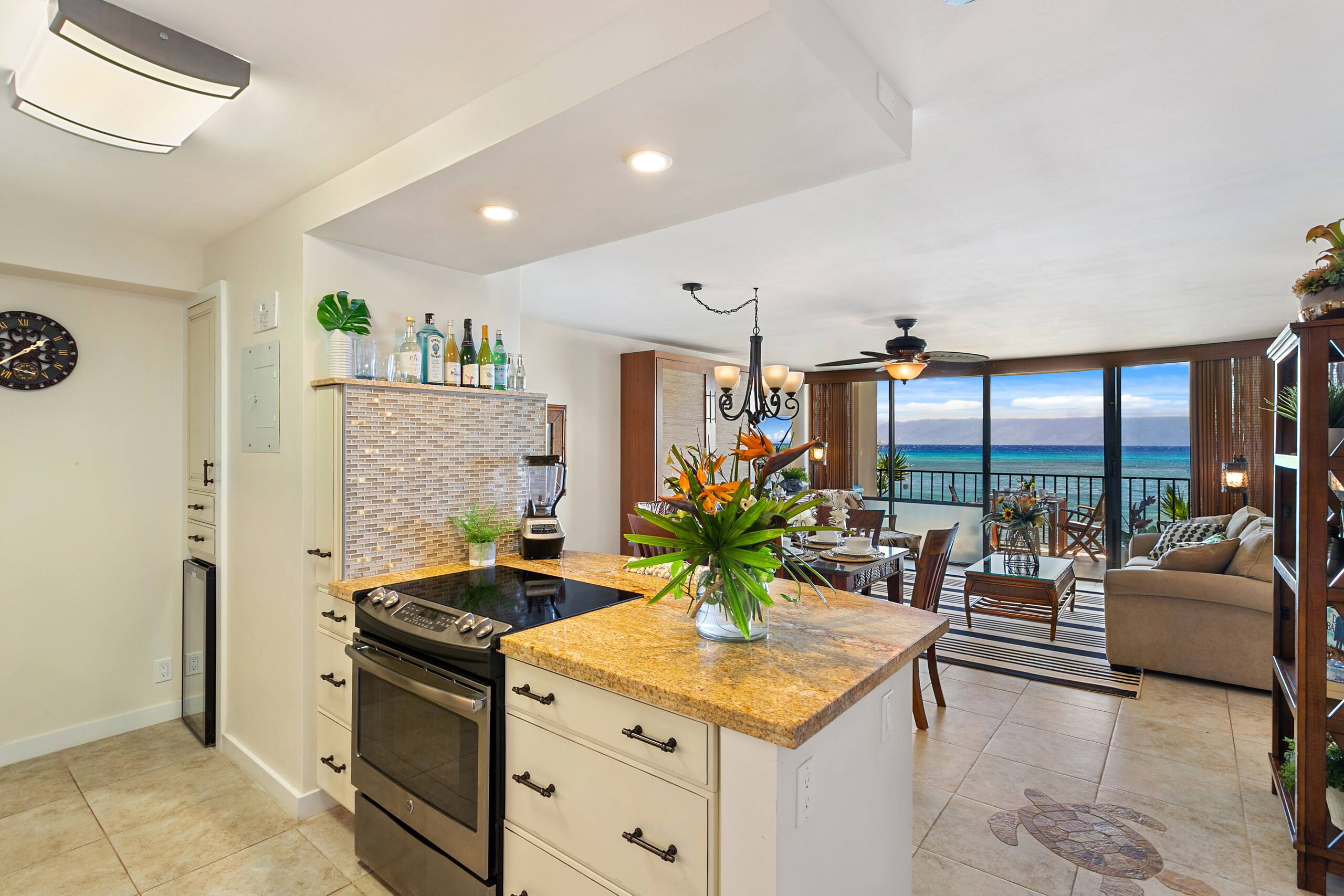 Condo in Lahaina · ★4.73 · 2 bedrooms · 2 beds · 2 baths - Image 5