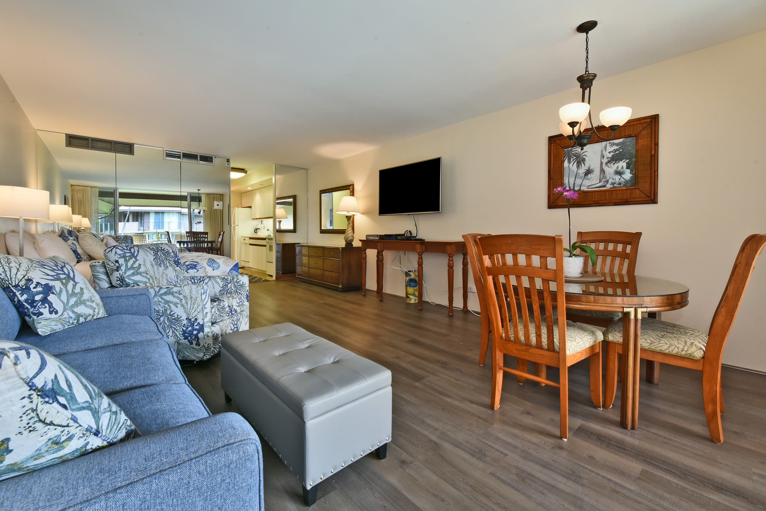 Condo in Lahaina · ★4.7 · 1 bedroom · 2 beds · 1 bath - Image 2