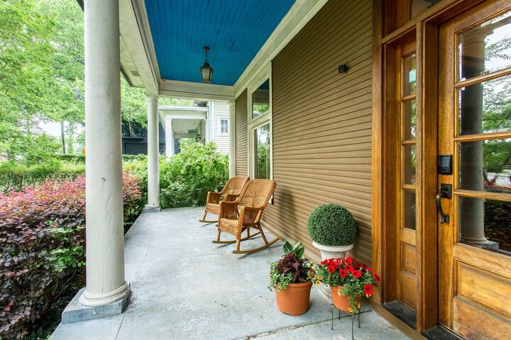 Wisteria: Prime Location in 12South | Walkable gallery image 4