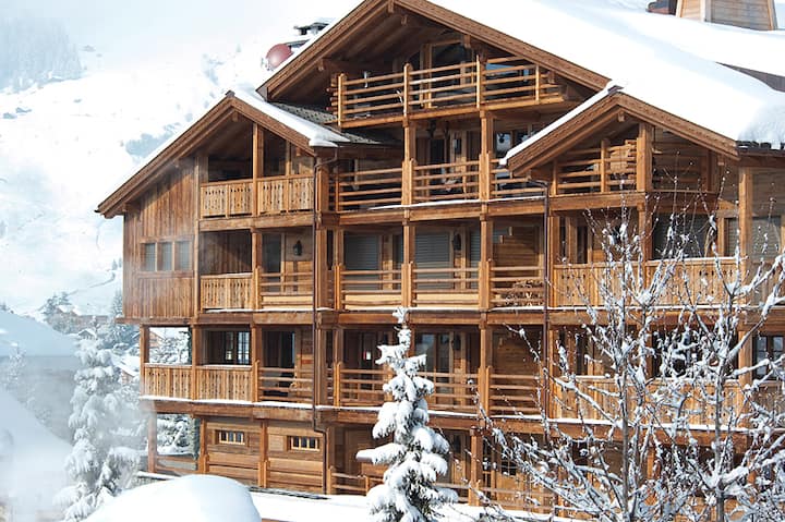 Luxury 170 sqm 4 bed Chalet 2 mins from Medran