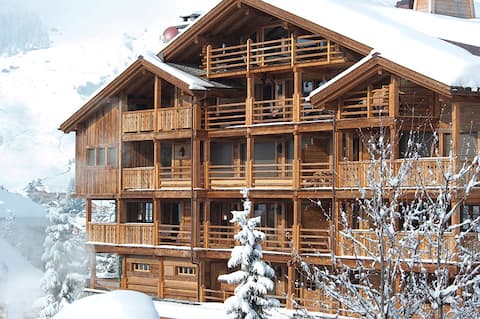 Top Airbnb: Luxury 170 sqm 4 bed Chalet 2 mins from Medran in Val De Bagnes