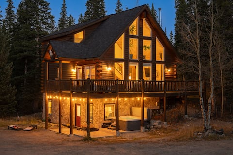 Custom Craftsman•Pet Yard•Hot Tub•$0 Cleaning Fee