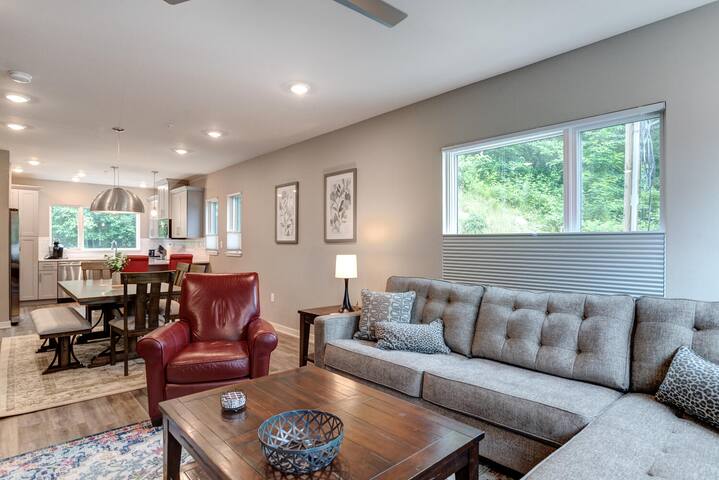 City View South Slope Townhome gallery image 3