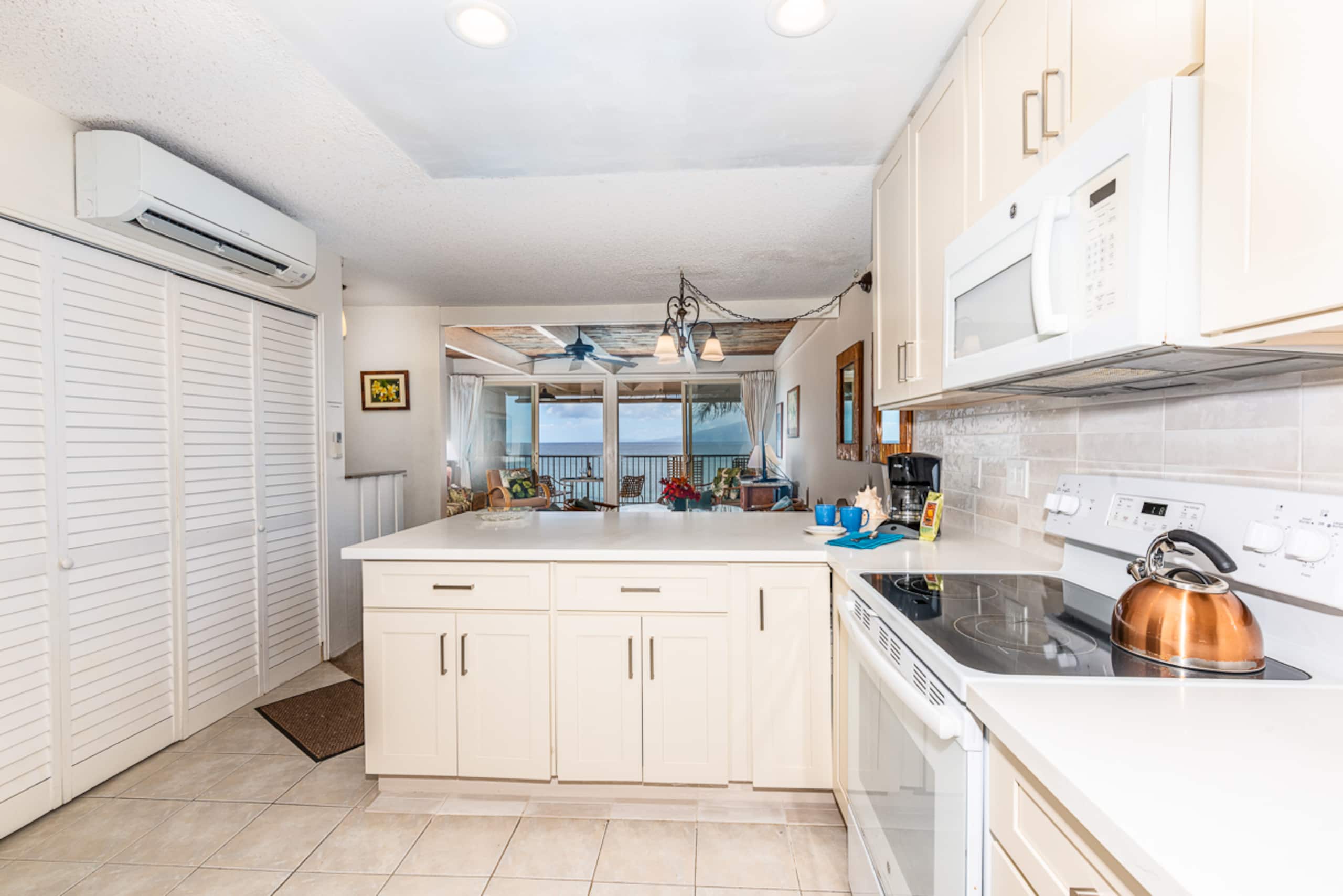 Condo in Lahaina · ★4.97 · 2 bedrooms · 3 beds · 2 private baths - Image 9