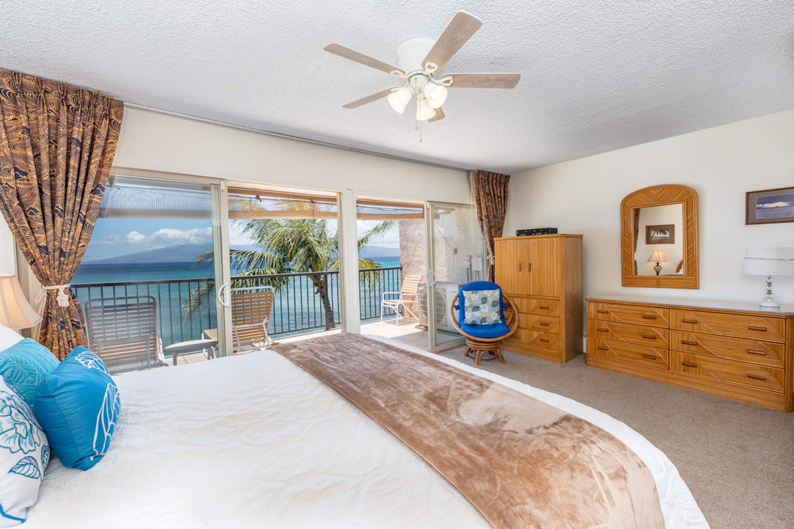 Condo in Lahaina · ★4.97 · 2 bedrooms · 3 beds · 2 private baths - Image 23