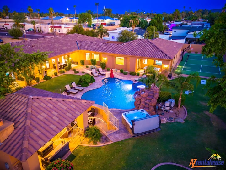 Million $ Desert Dream + Waterslide + Pickleball Court + Golf