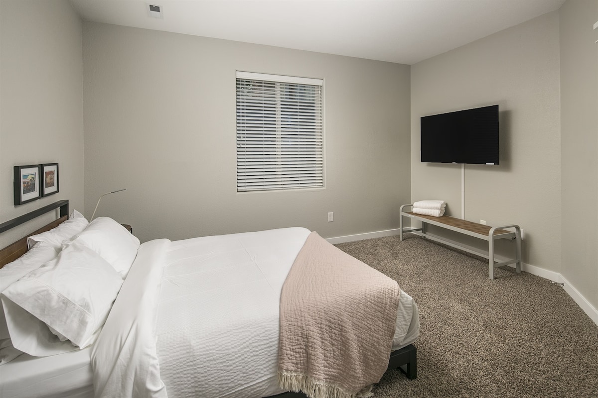 Downstairs Queen Bedroom