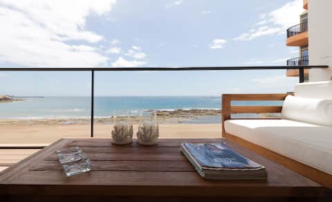 Extra Luxurious Apartment on the Beachfront.