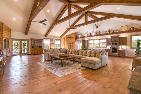 Gourmet Kitchen_Hot Tub_Secluded_Charger_Cmty Pool