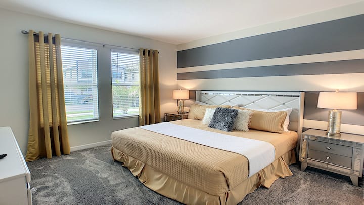 Oddýchnite si v našej pokojnej spálni a ponúknite pokojnú oázu na oddych a načerpanie nových síl.