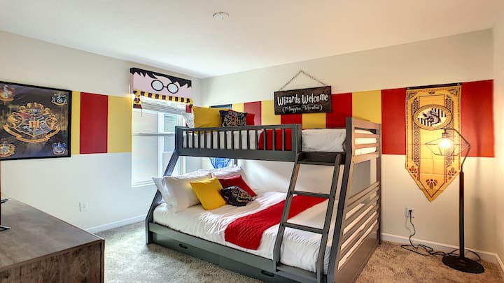 Oddýchnite si a omlaďte sa v našej príjemnej spálni a po dni plnom dobrodružstva vám poskytnite pohodlné útočisko.