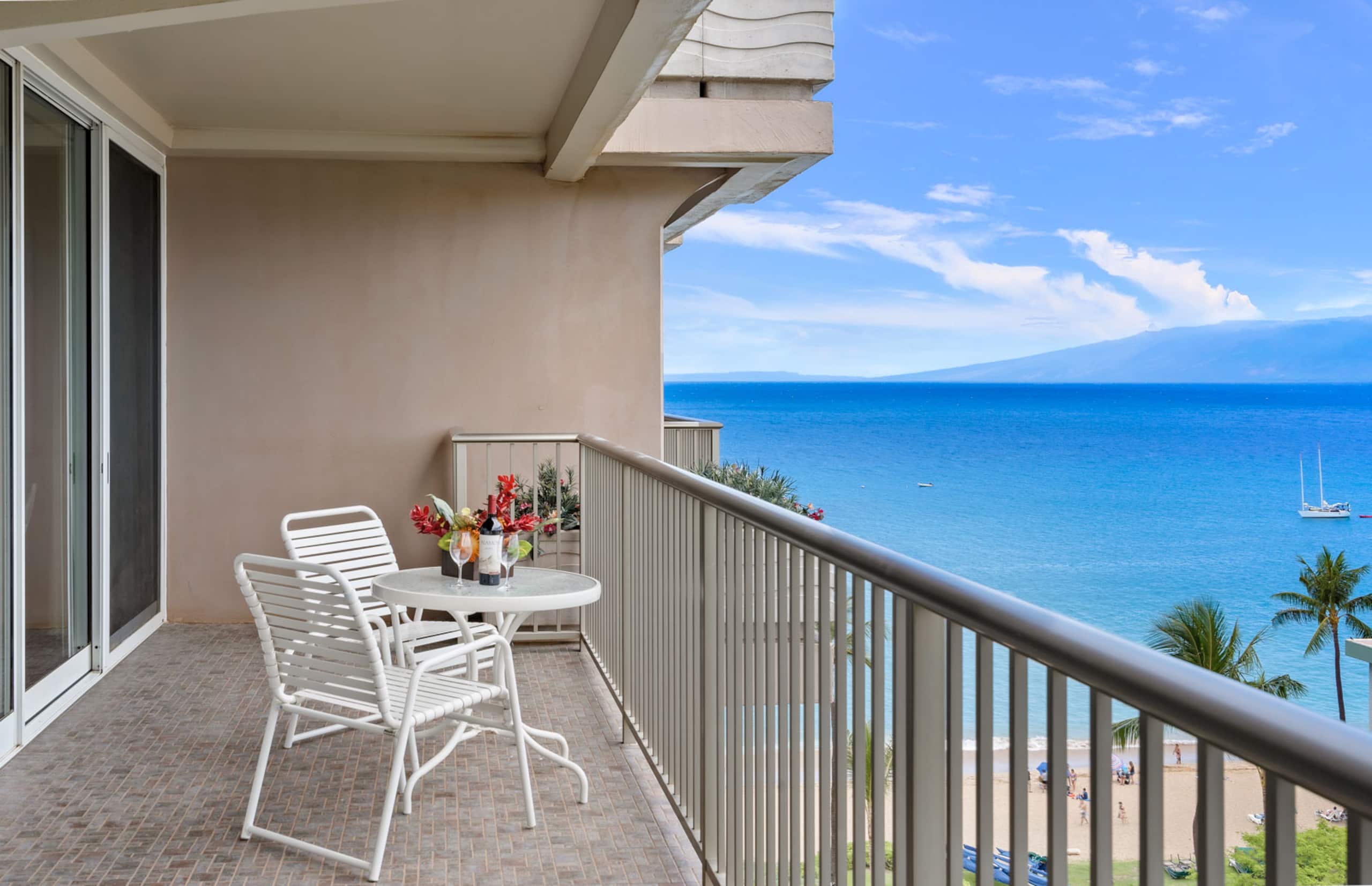 Condo in Lahaina · ★4.88 · 1 bedroom · 2 beds · 1 bath - Image 2