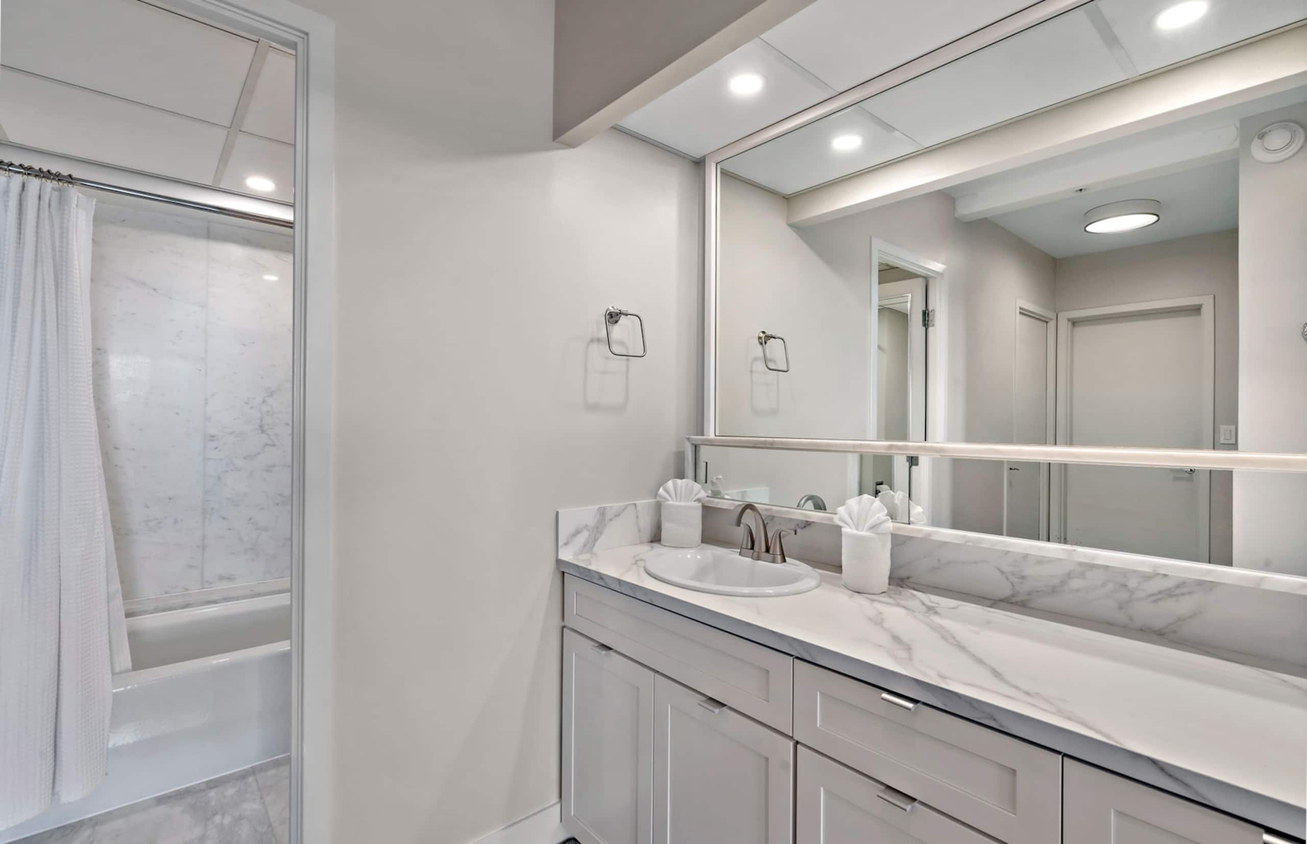 Condo in Lahaina · ★4.88 · 1 bedroom · 2 beds · 1 bath - Image 19