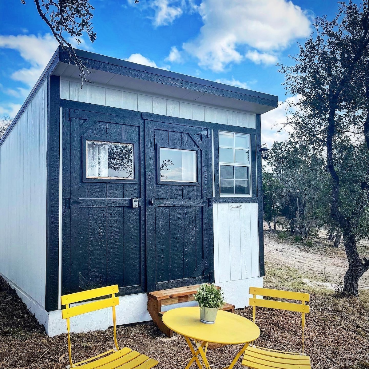 Alchemy Cabin @ 13 Acres - Swim/Meditate/Hike - Cabins for Rent in
