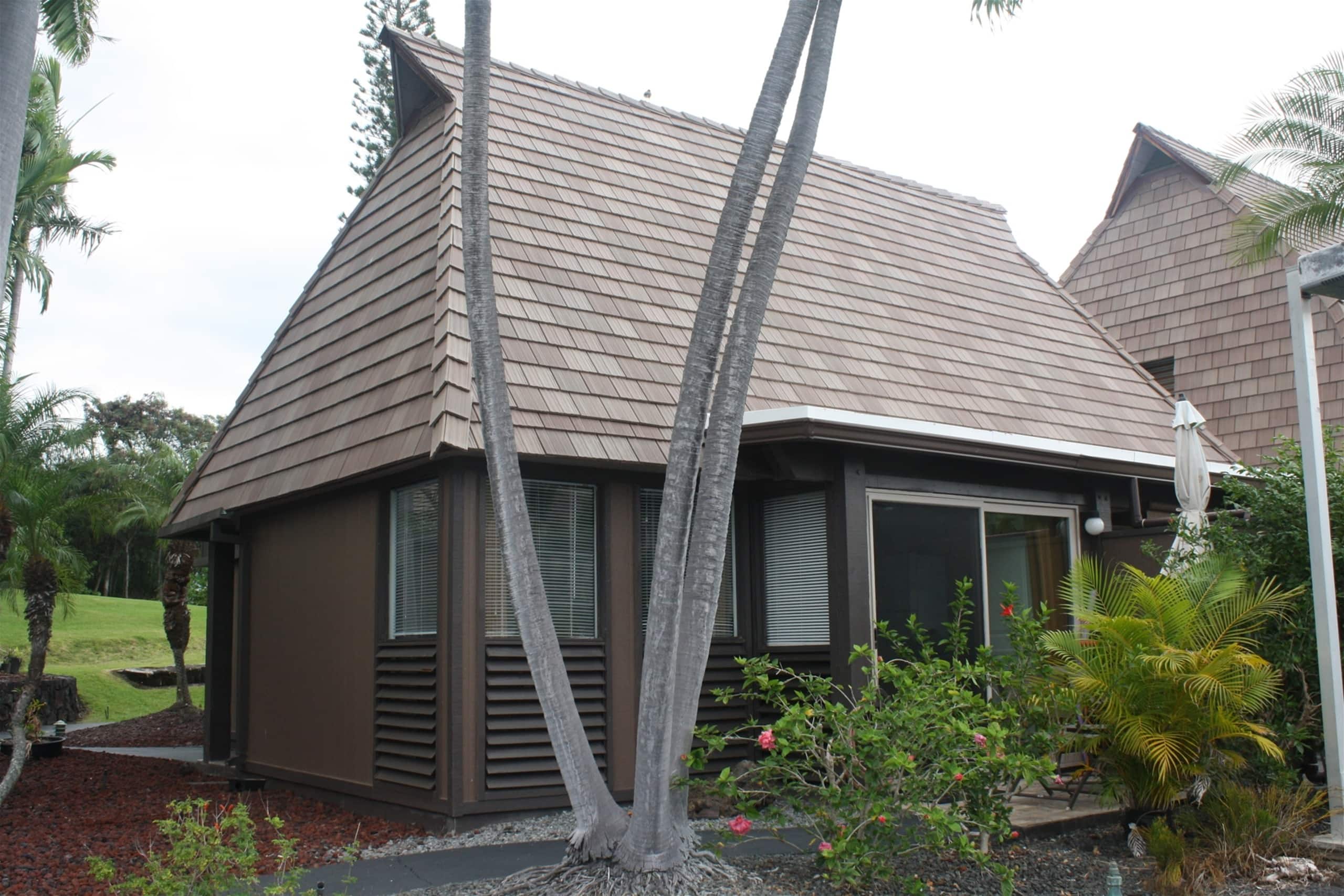 Condo in Naalehu · ★4.44 · Studio · 1 bed · 1 shared bath - Image 1