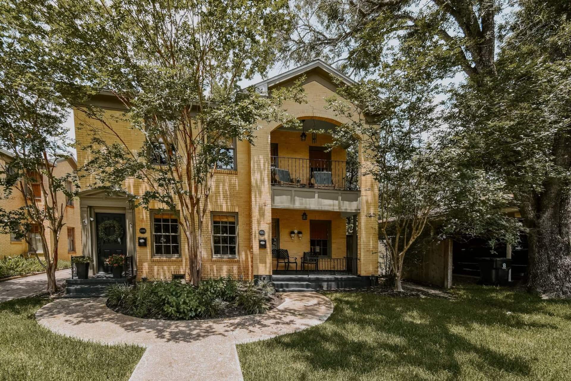 The Nook: 1st Floor, Near A&M, Comfy King Beds