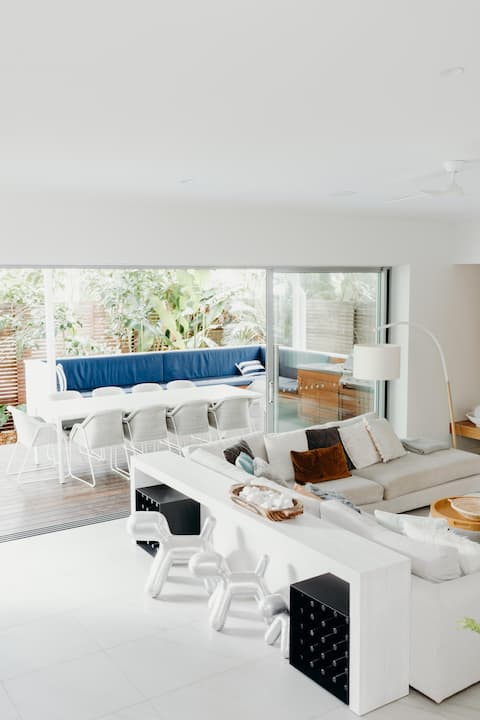 Cavvanbah Lane - Stylish family home, heated pool
