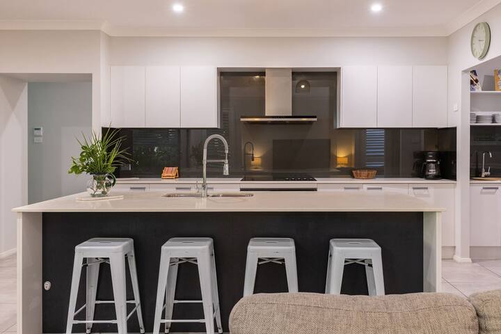 Lizzie Bliss – Flat walk to Beach – Pet Friendly