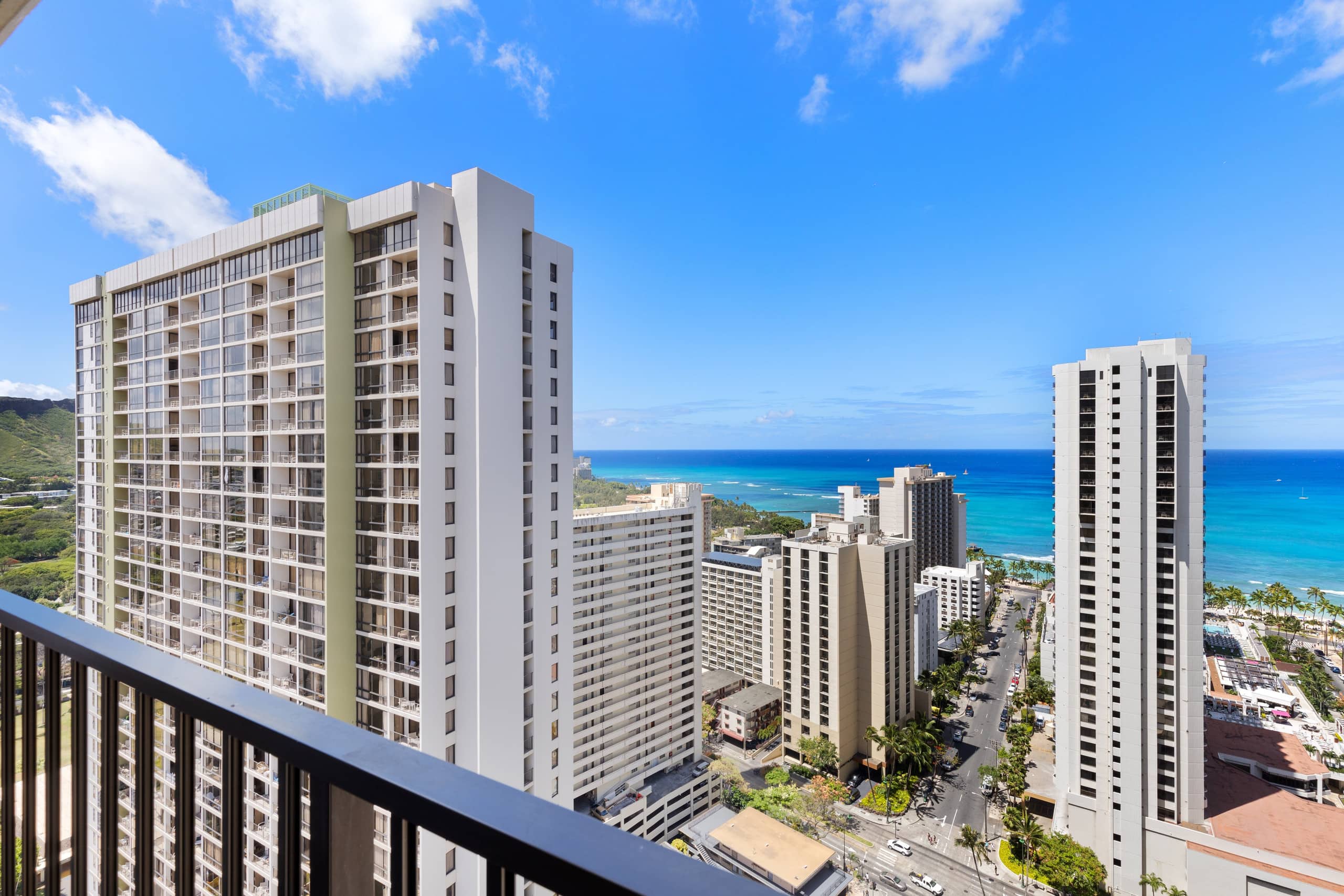Condo in Honolulu · ★4.17 · 1 bedroom · 3 beds · 1 private bath - Image 19