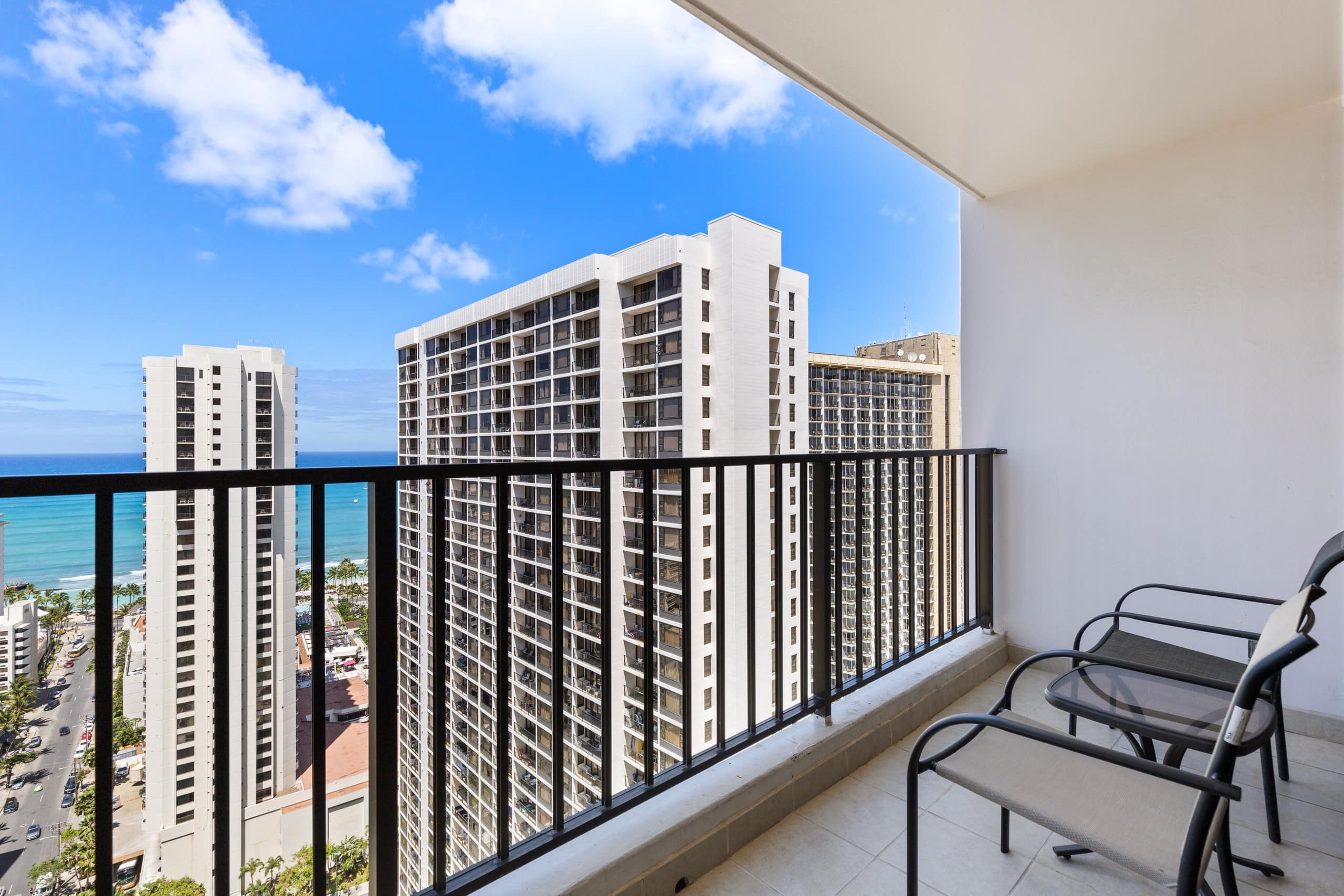 Condo in Honolulu · ★4.17 · 1 bedroom · 3 beds · 1 private bath - Image 18