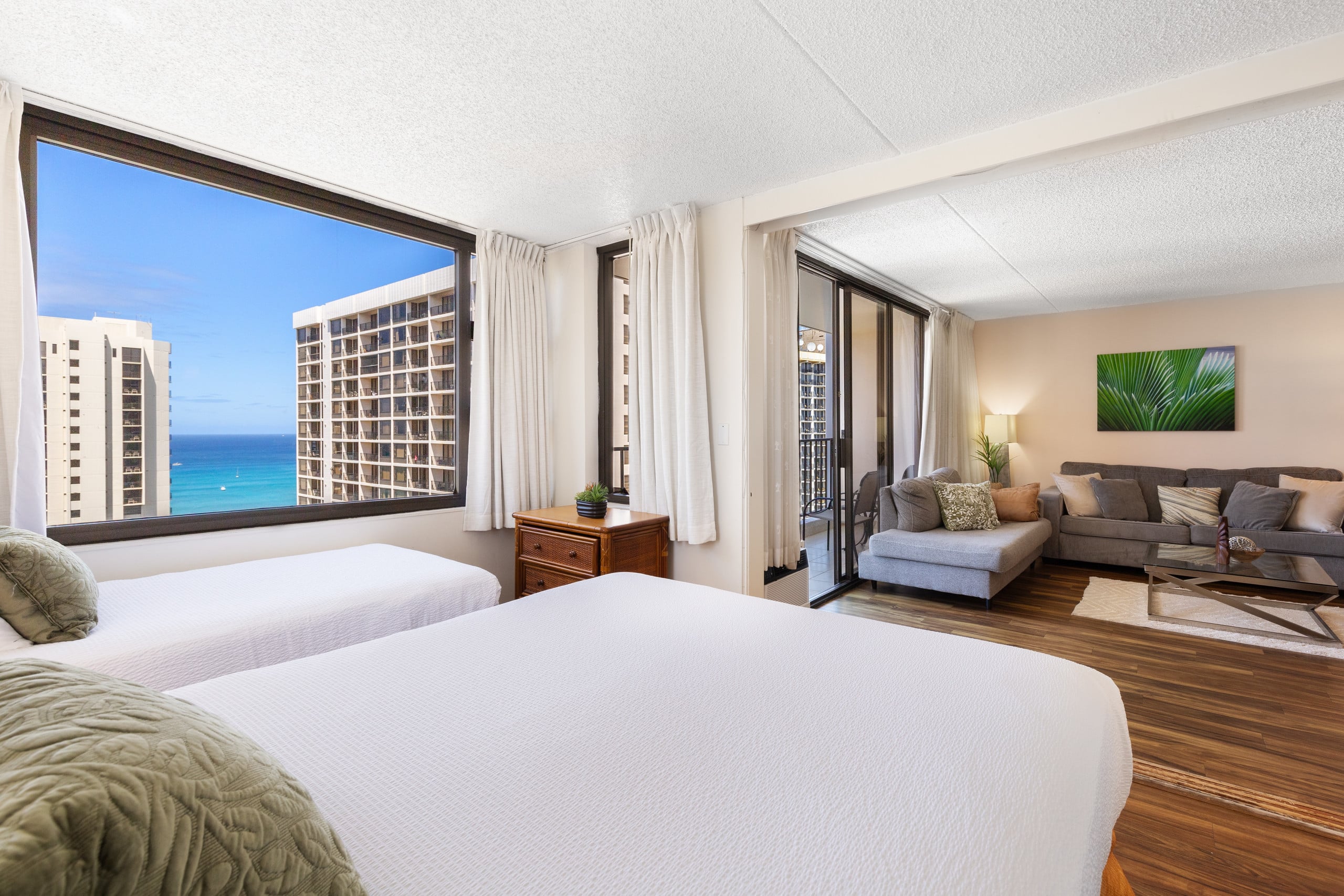 Condo in Honolulu · ★4.17 · 1 bedroom · 3 beds · 1 private bath - Image 14