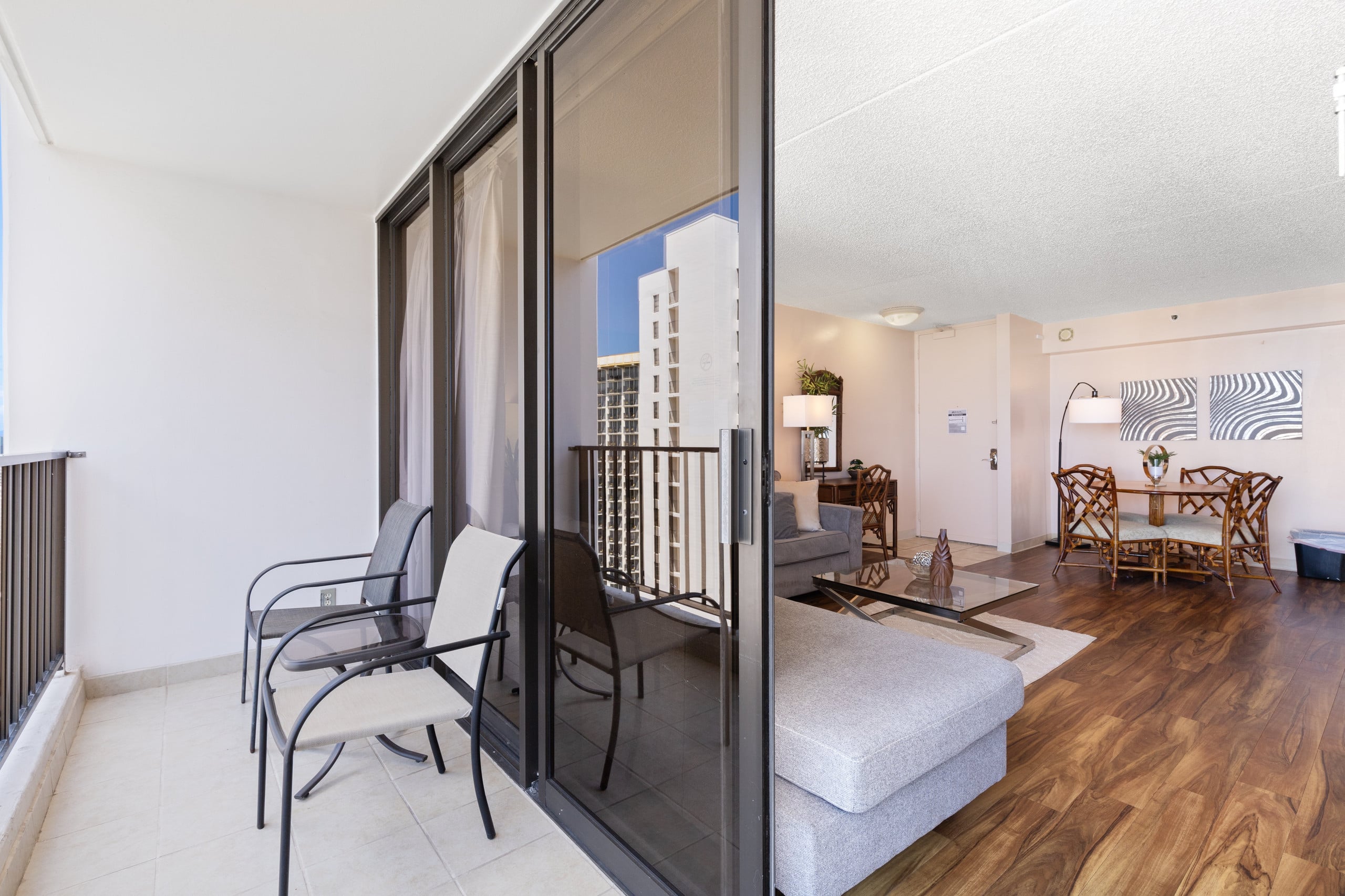 Condo in Honolulu · ★4.17 · 1 bedroom · 3 beds · 1 private bath - Image 16