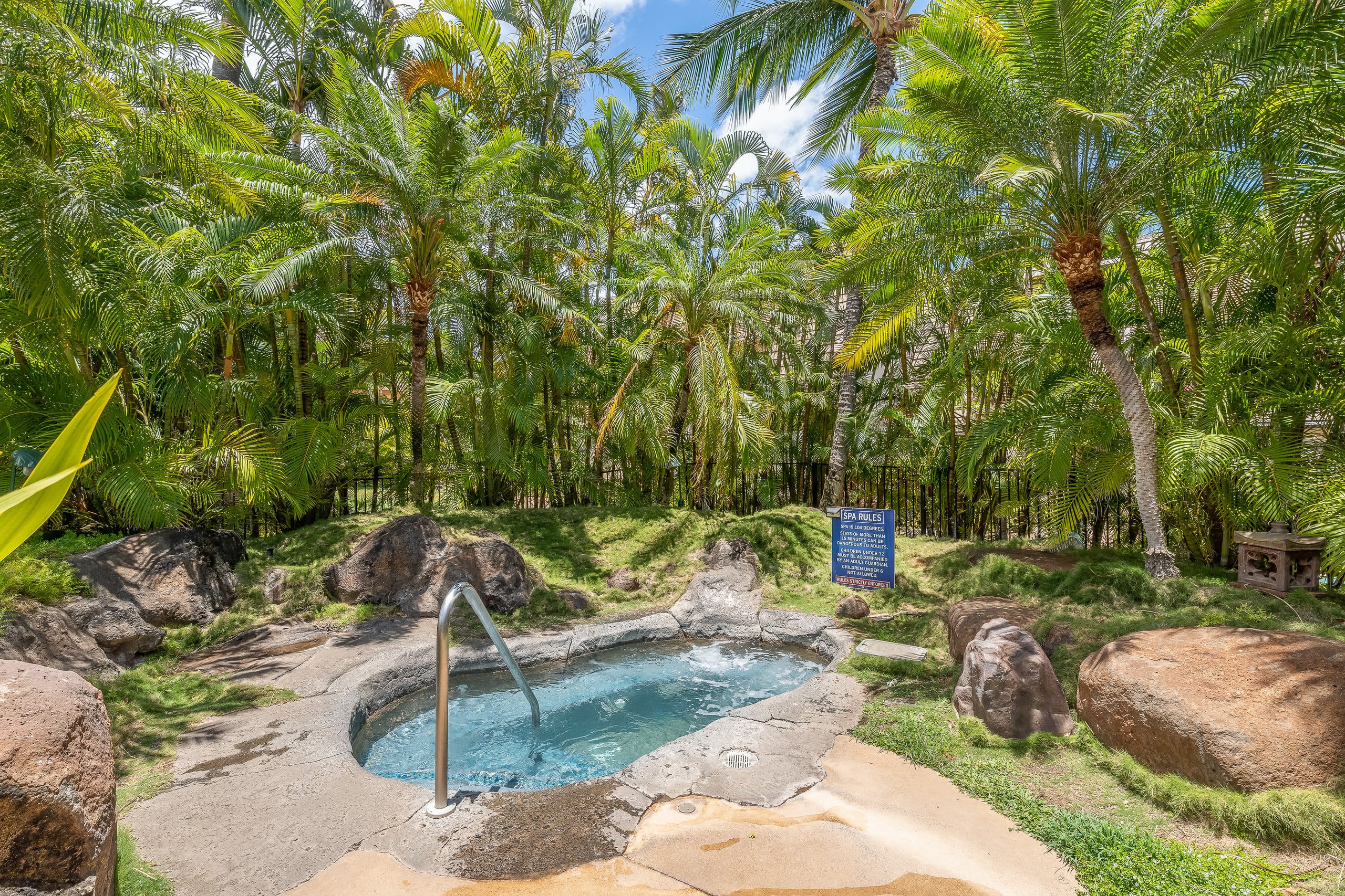 Condo in Kihei · ★4.66 · 2 bedrooms · 4 beds · 2 baths - Image 41