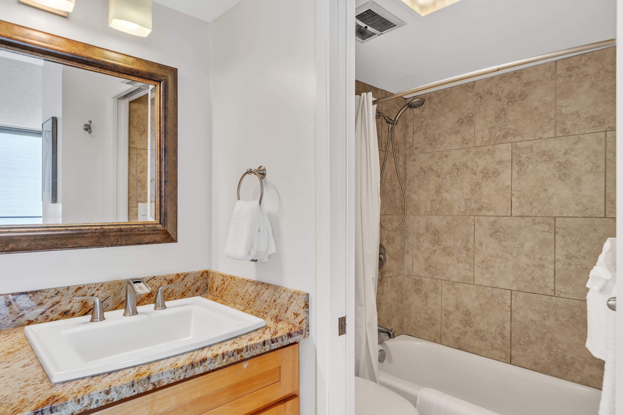 Condo in Honolulu · ★4.0 · 1 bedroom · 2 beds · 1 private bath - Image 9