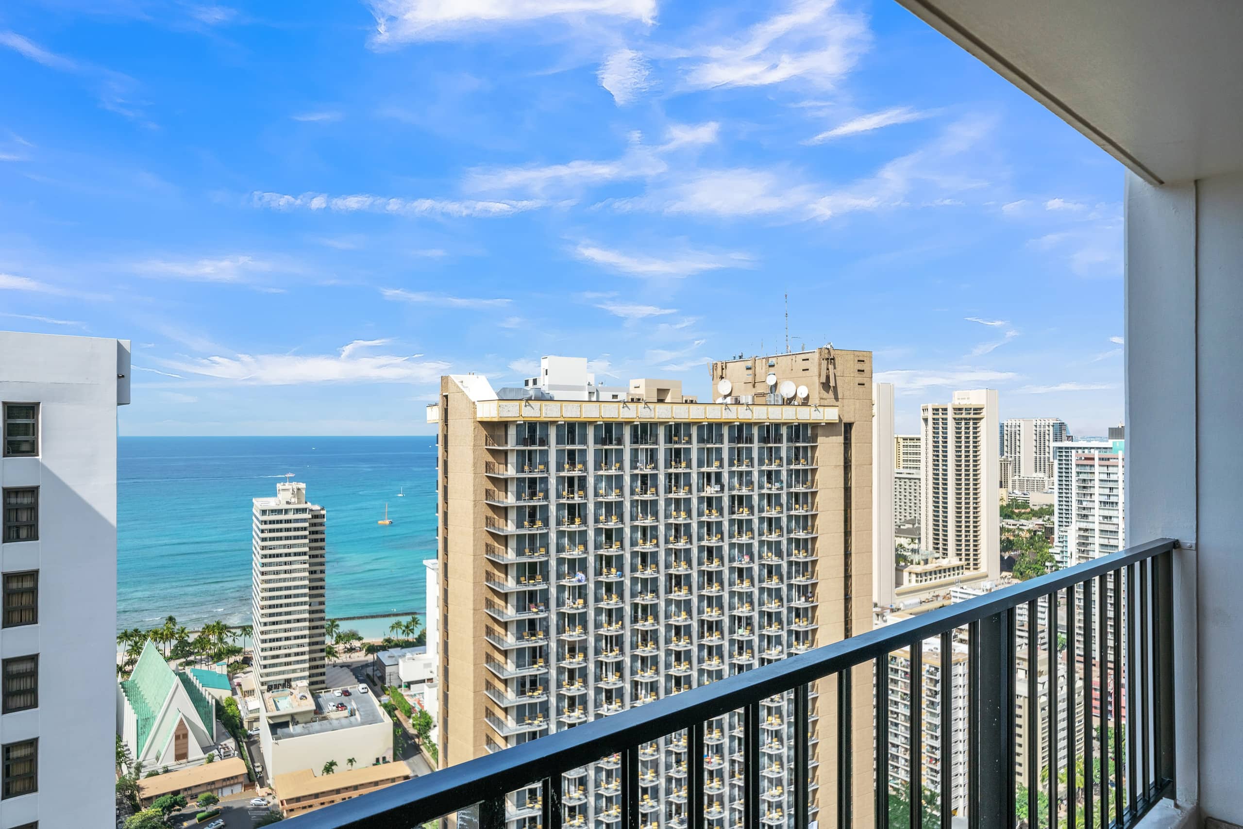 Condo in Honolulu · ★4.0 · 1 bedroom · 2 beds · 1 private bath - Image 23