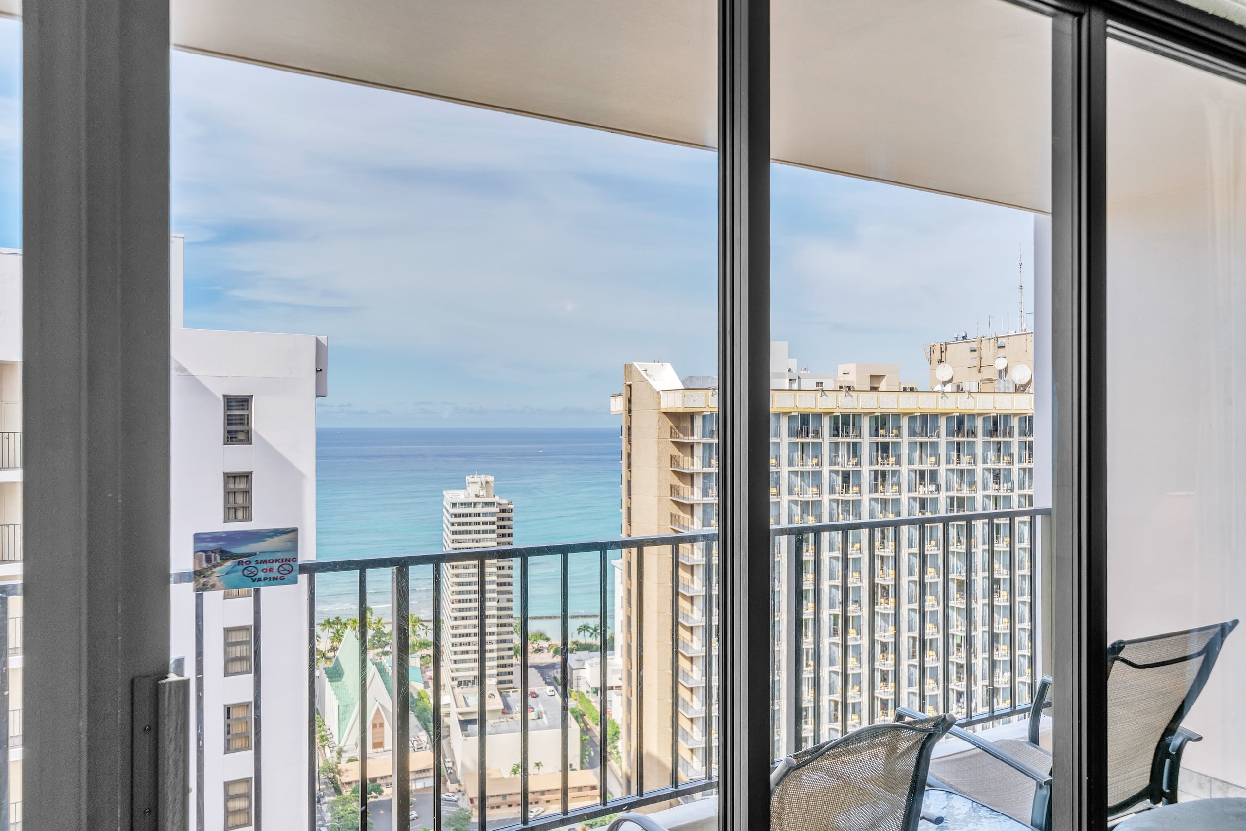 Condo in Honolulu · ★4.0 · 1 bedroom · 2 beds · 1 private bath - Image 17