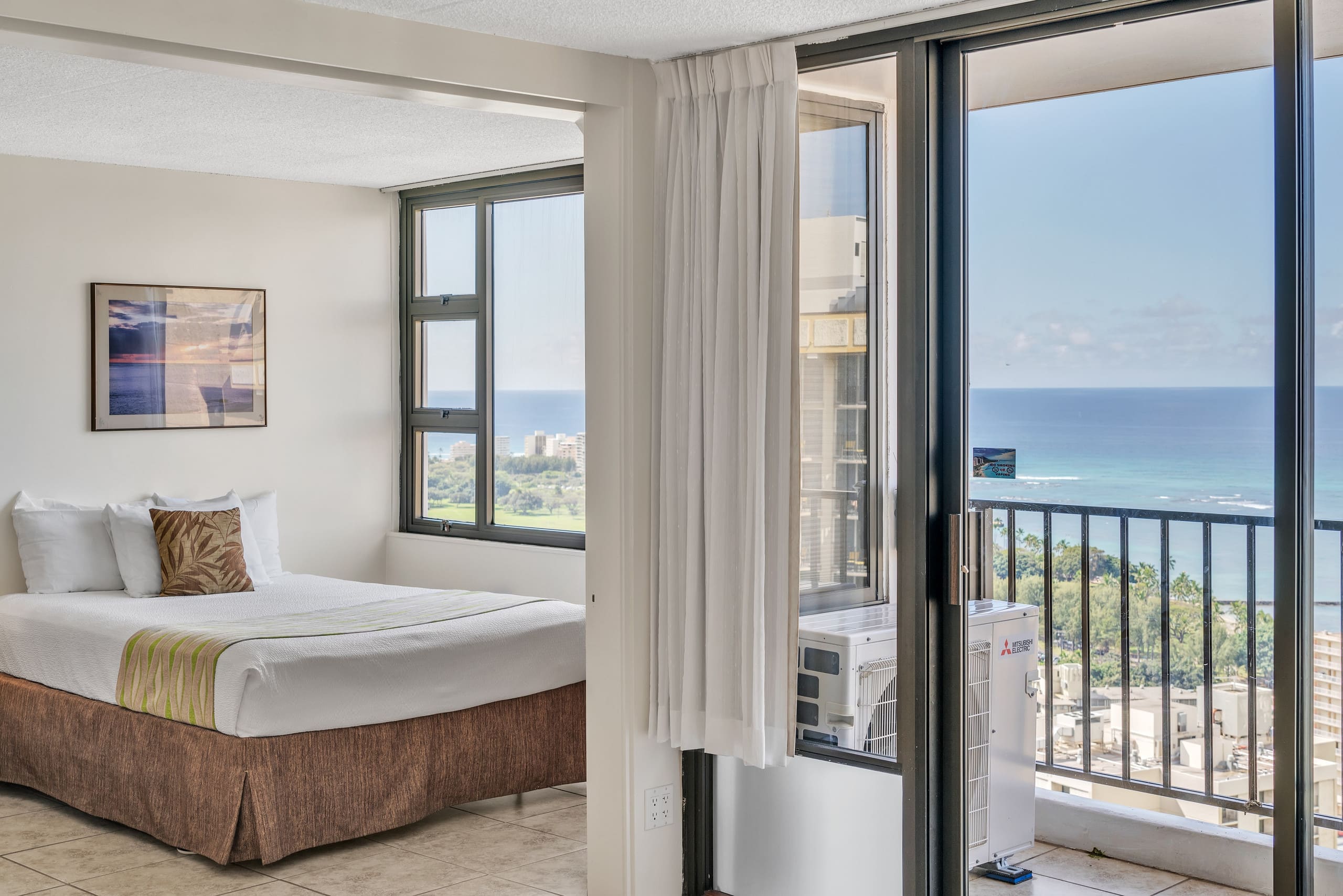 Condo in Honolulu · ★4.0 · 1 bedroom · 2 beds · 1 private bath - Image 2