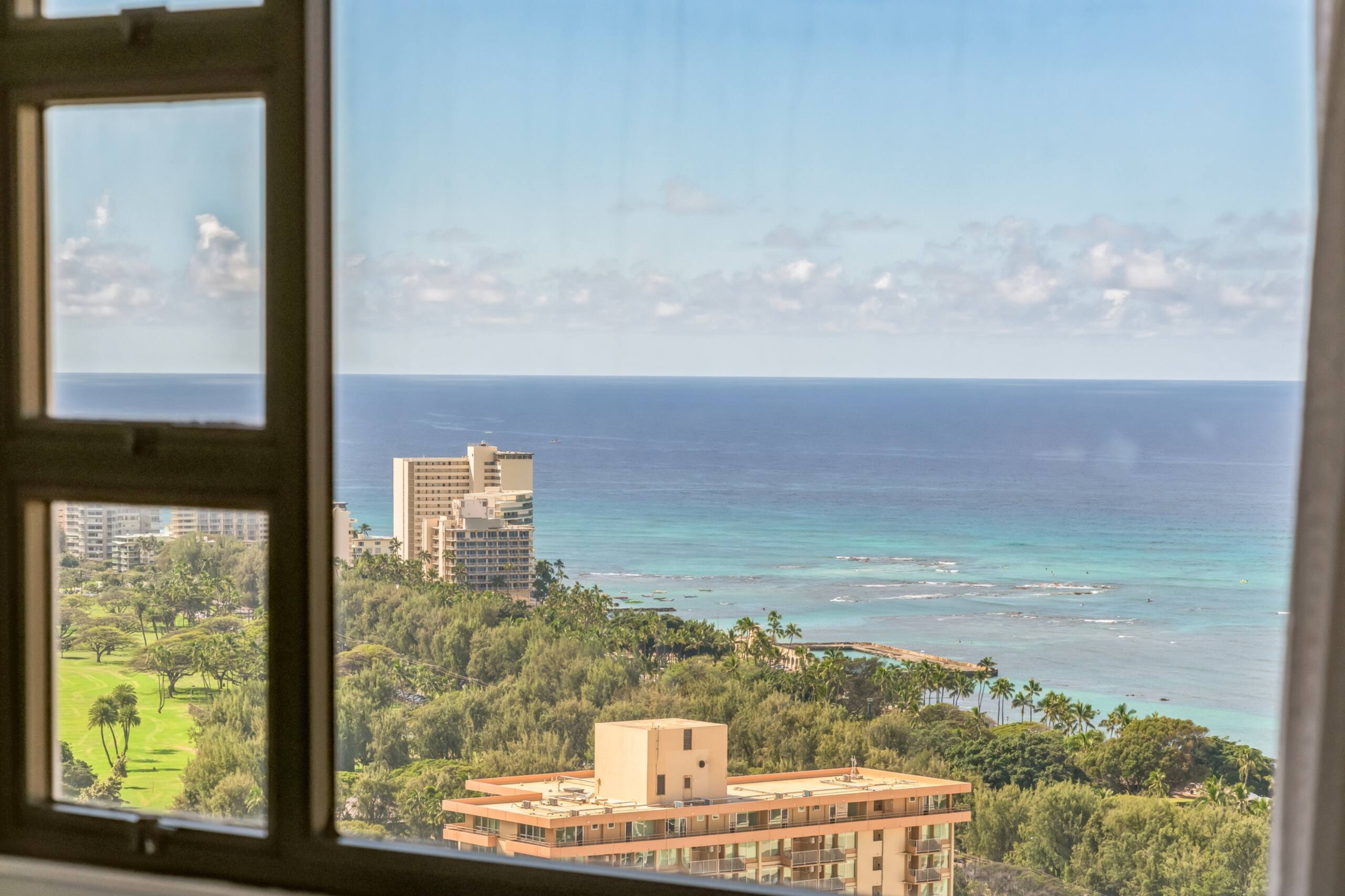 Condo in Honolulu · ★4.0 · 1 bedroom · 2 beds · 1 private bath - Image 13