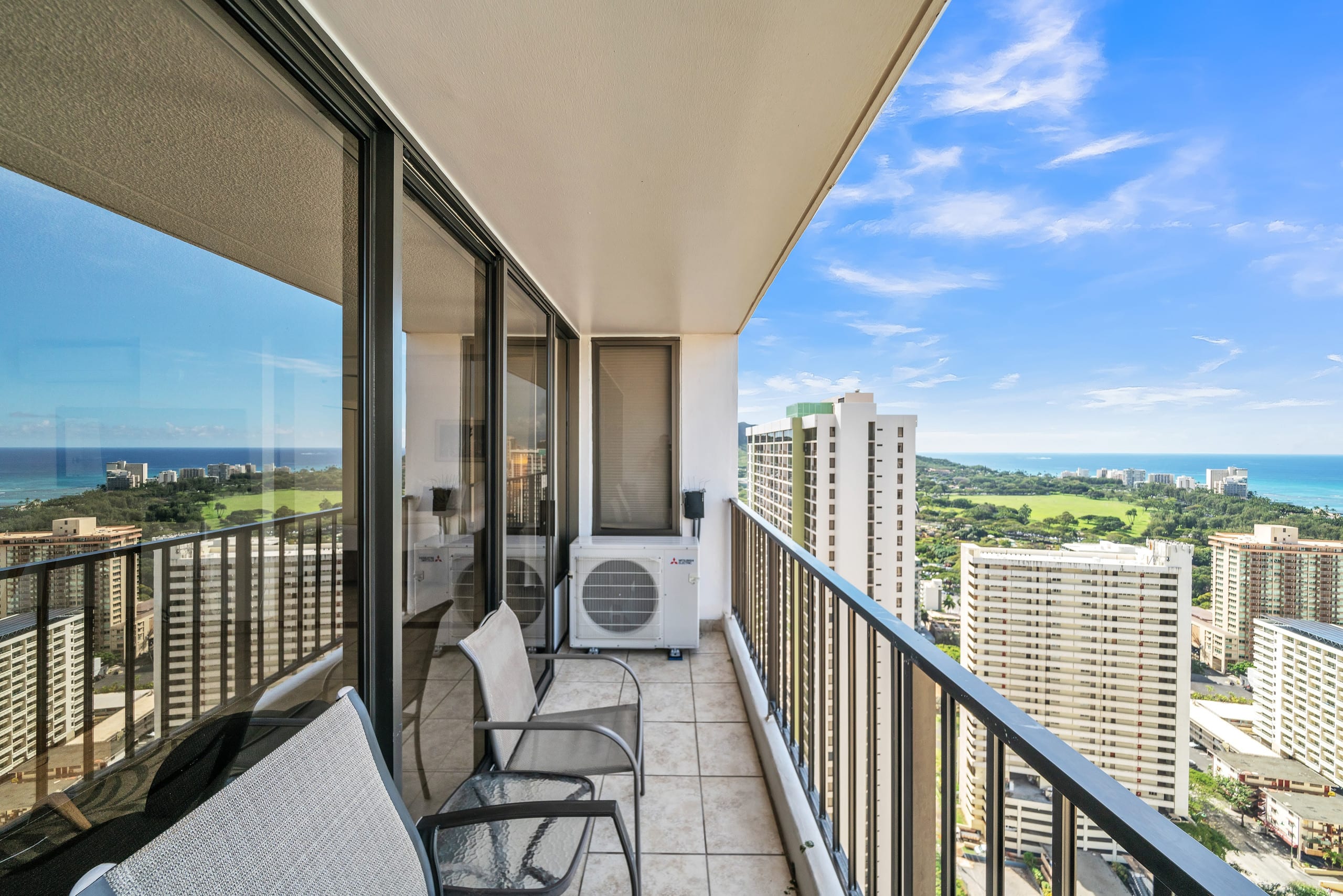 Condo in Honolulu · ★4.0 · 1 bedroom · 2 beds · 1 private bath - Image 25