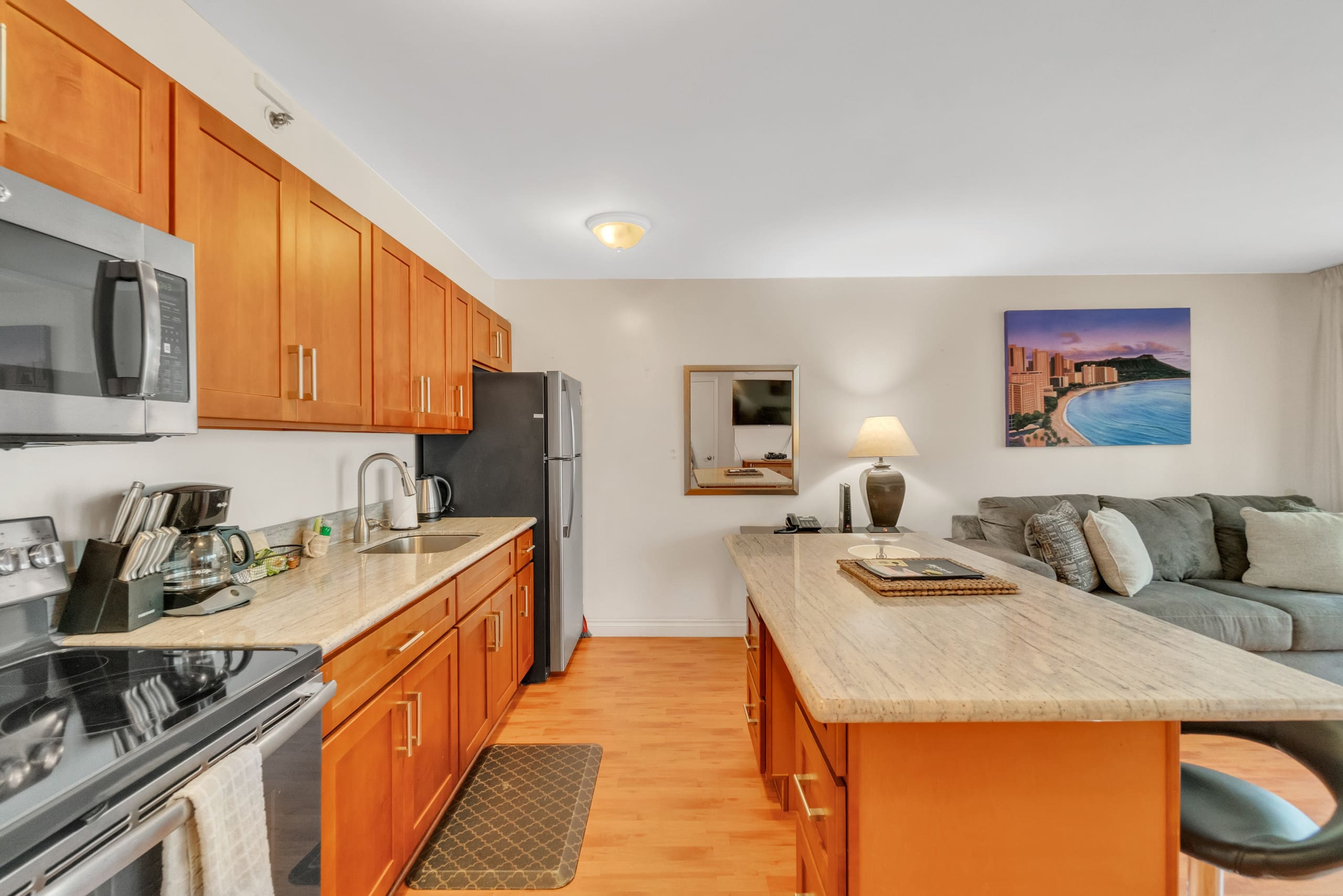 Condo in Honolulu · ★4.18 · 1 bedroom · 4 beds · 1 private bath - Image 17
