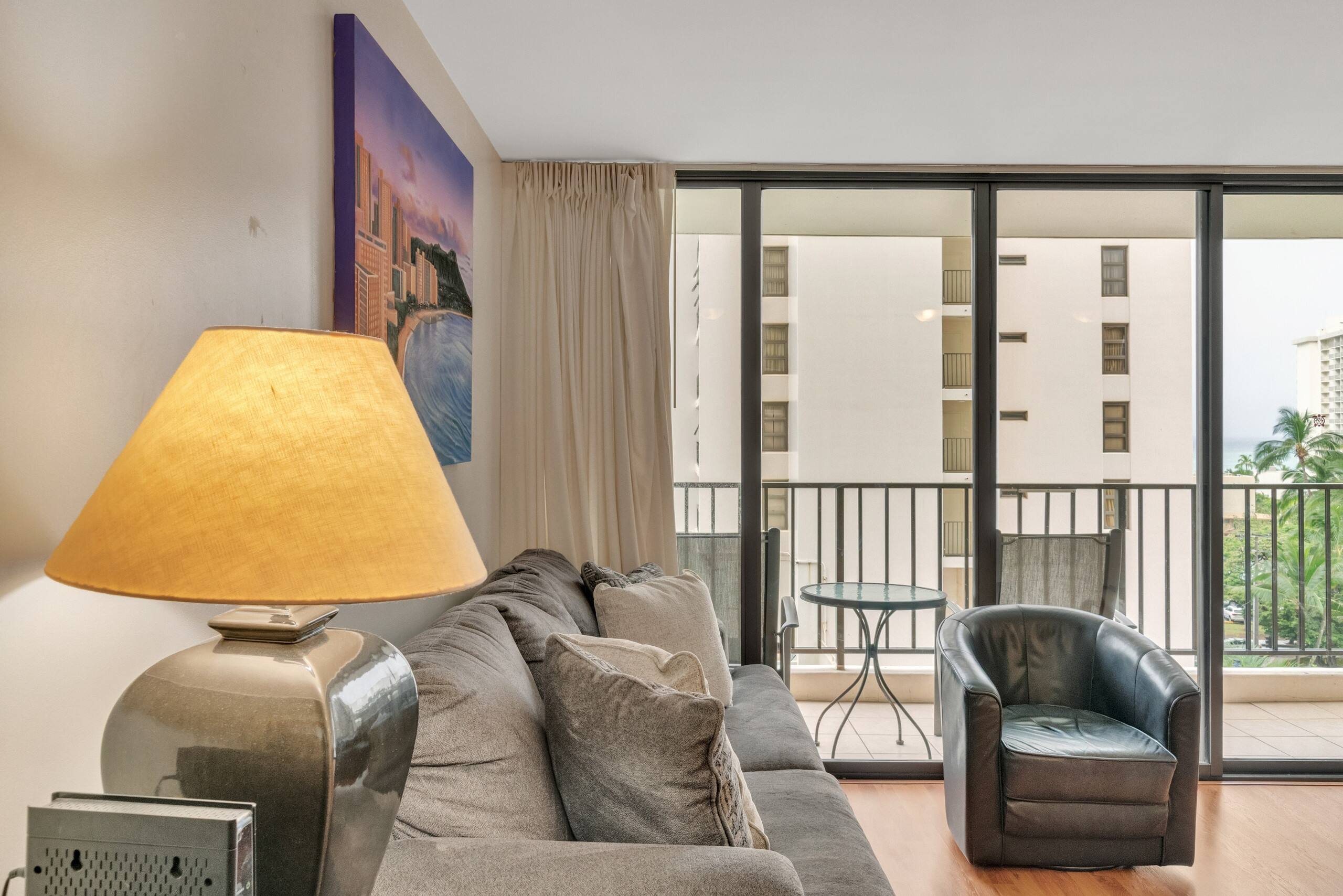 Condo in Honolulu · ★4.18 · 1 bedroom · 4 beds · 1 private bath - Image 19