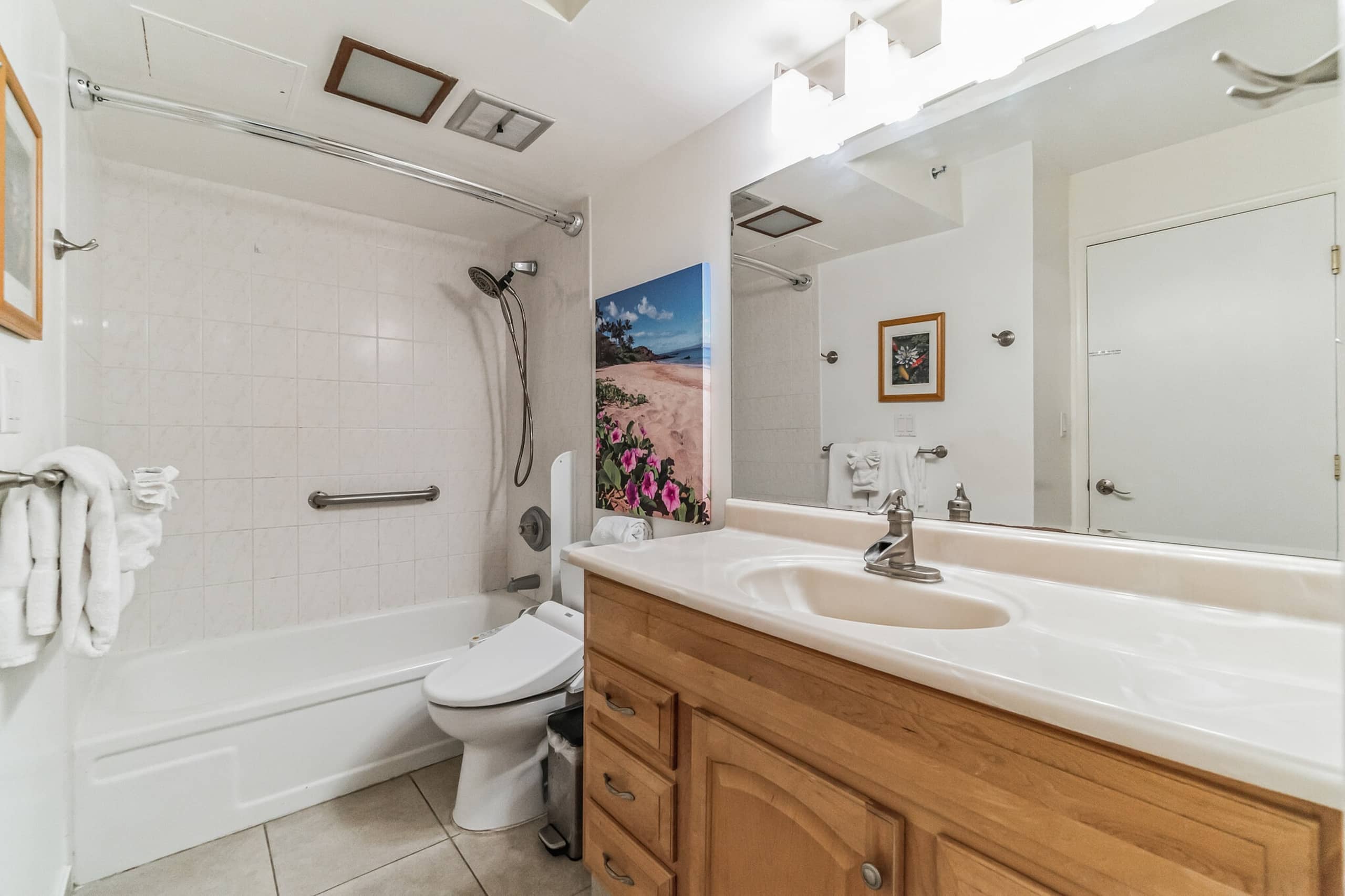 Condo in Honolulu · ★4.18 · 1 bedroom · 4 beds · 1 private bath - Image 15