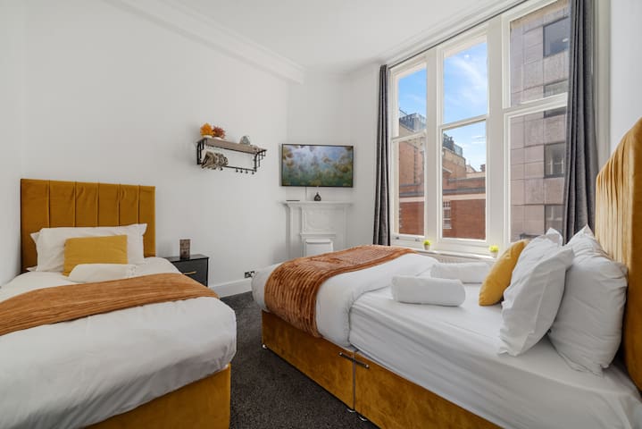 3 Bedroom Apartment in Oxford Street 4GC gallery image 3