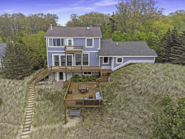 Custom Lake Michigan Beachfront Vacation Home