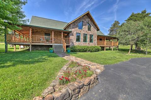 Eureka Springs Area Cabin w/ Deck + 7 Acres!
